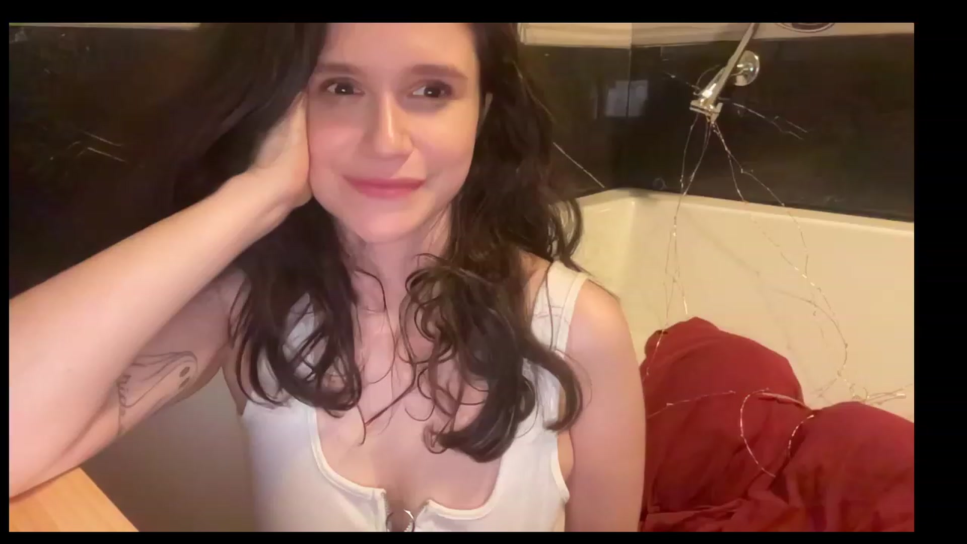 Gallery image thumbnail from JediDropout's myfreecams stream on, 06/18/2023, 07:08 image 15 of 20