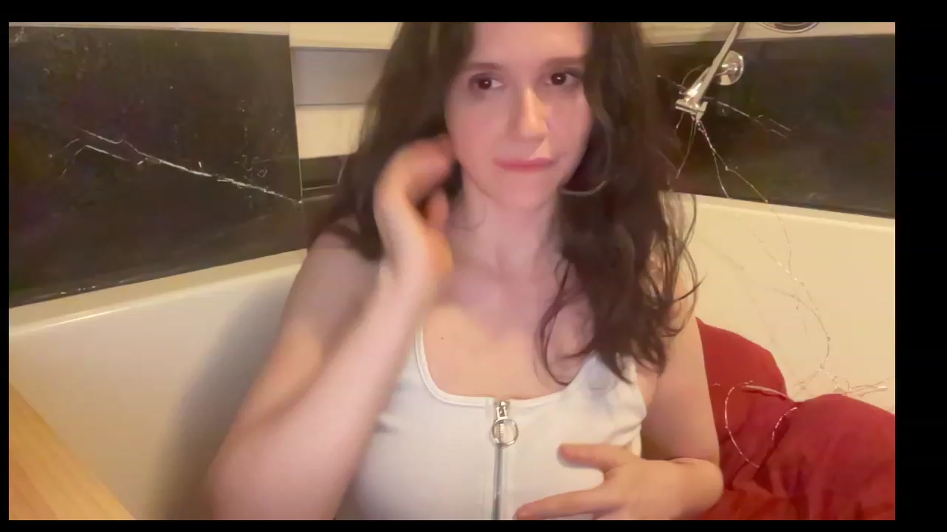 Gallery image thumbnail from JediDropout's myfreecams stream on, 06/18/2023, 07:08 image 10 of 20