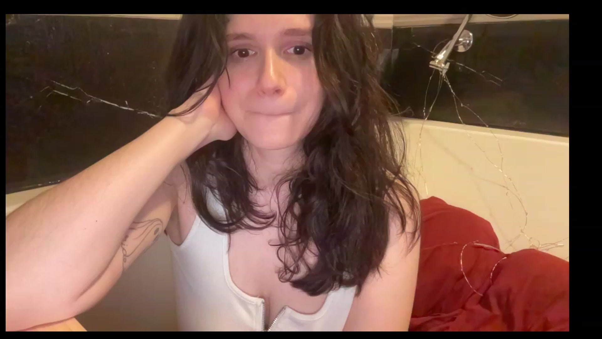 Gallery image thumbnail from JediDropout's myfreecams stream on, 06/18/2023, 07:08 image 19 of 20