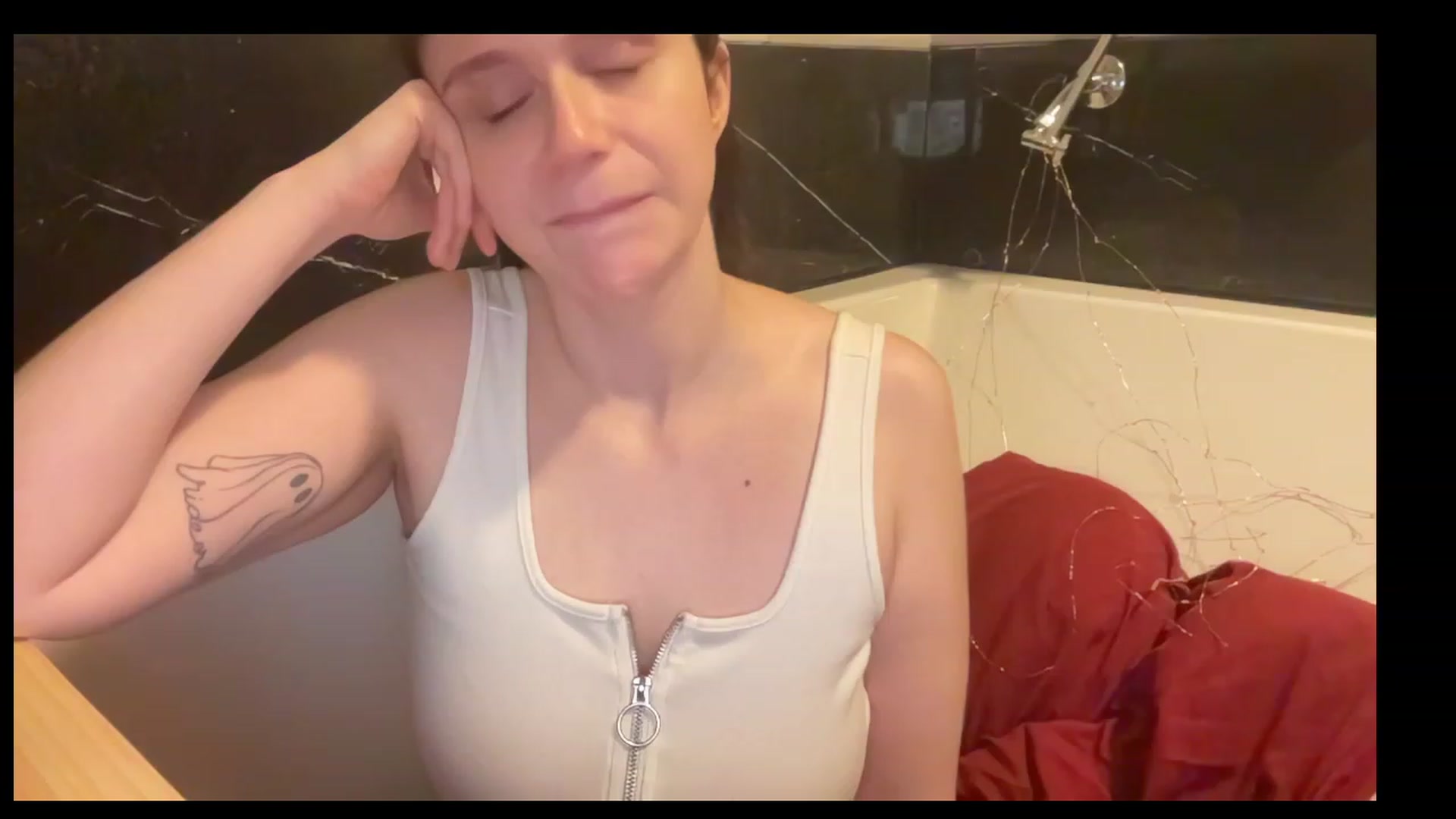Gallery image thumbnail from JediDropout's myfreecams stream on, 06/18/2023, 09:37 image 9 of 20