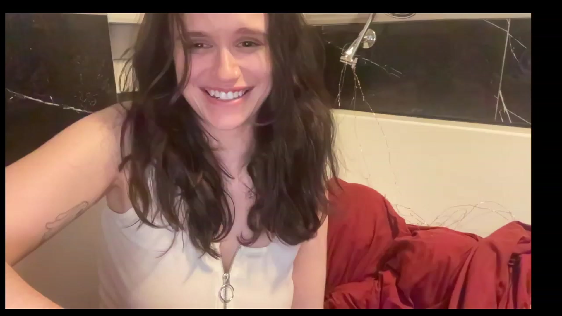 Gallery image thumbnail from JediDropout's myfreecams stream on, 06/18/2023, 09:56 image 3 of 20