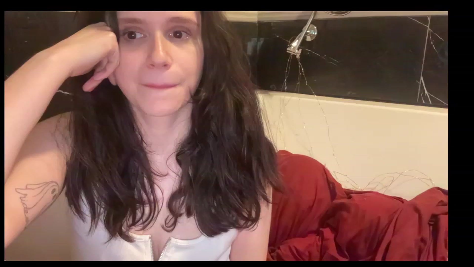 Gallery image thumbnail from JediDropout's myfreecams stream on, 06/18/2023, 09:56 image 4 of 20