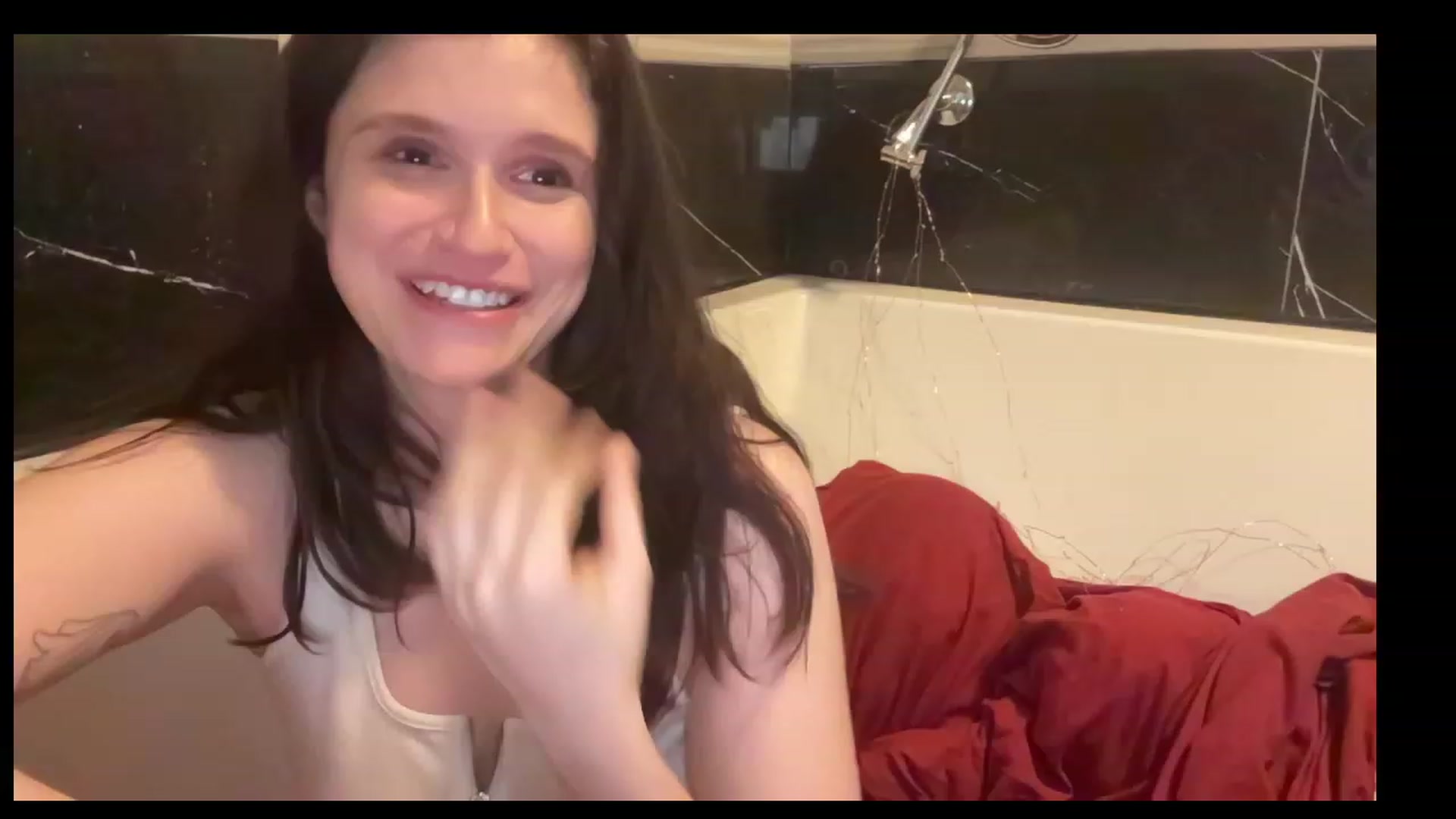 Gallery image thumbnail from JediDropout's myfreecams stream on, 06/18/2023, 09:56 image 7 of 20