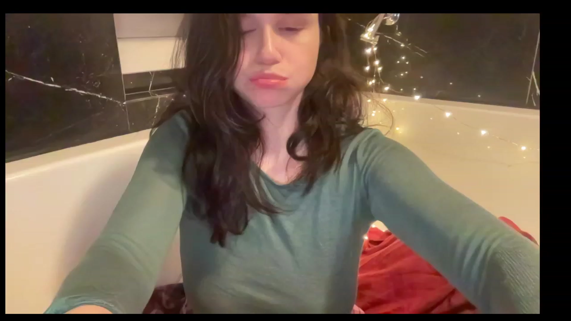 Gallery image thumbnail from JediDropout's myfreecams stream on, 06/19/2023, 03:50 image 9 of 20