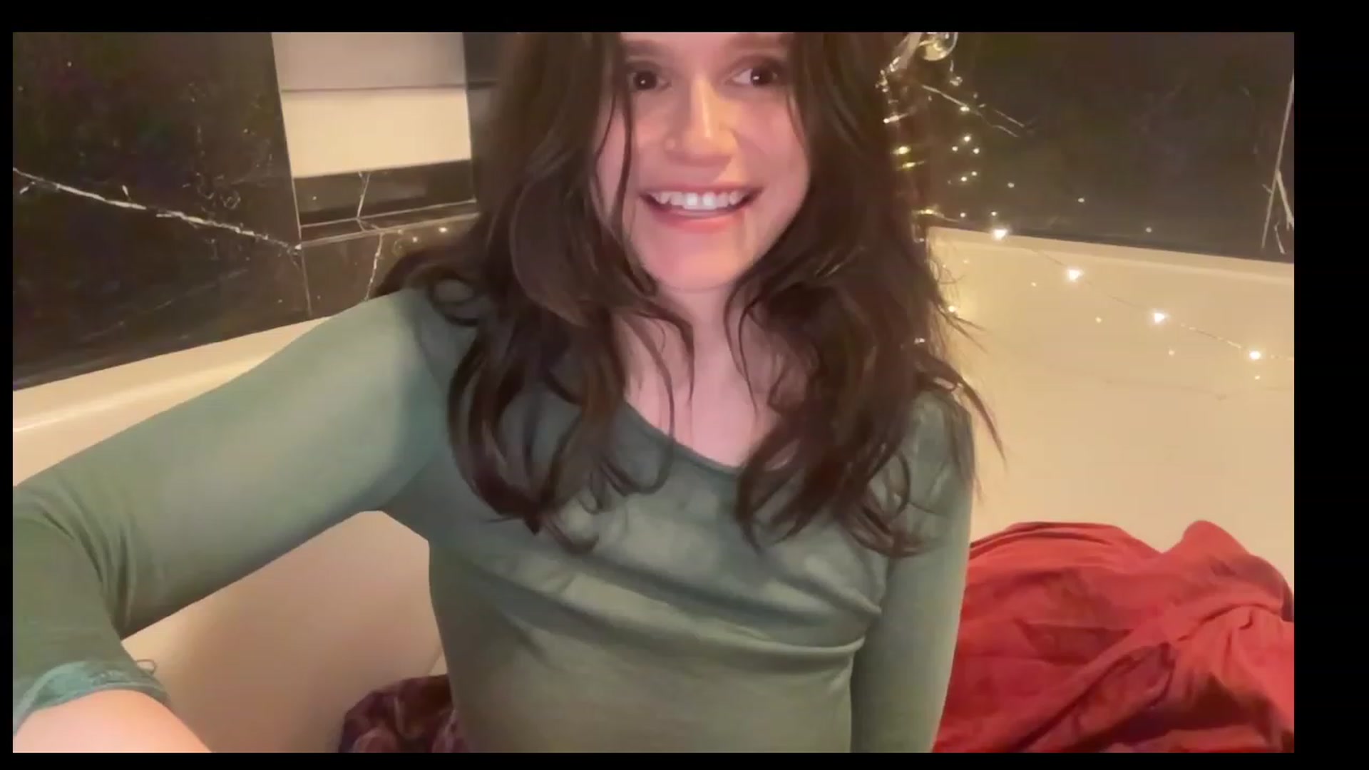 Gallery image thumbnail from JediDropout's myfreecams stream on, 06/19/2023, 03:50 image 4 of 20