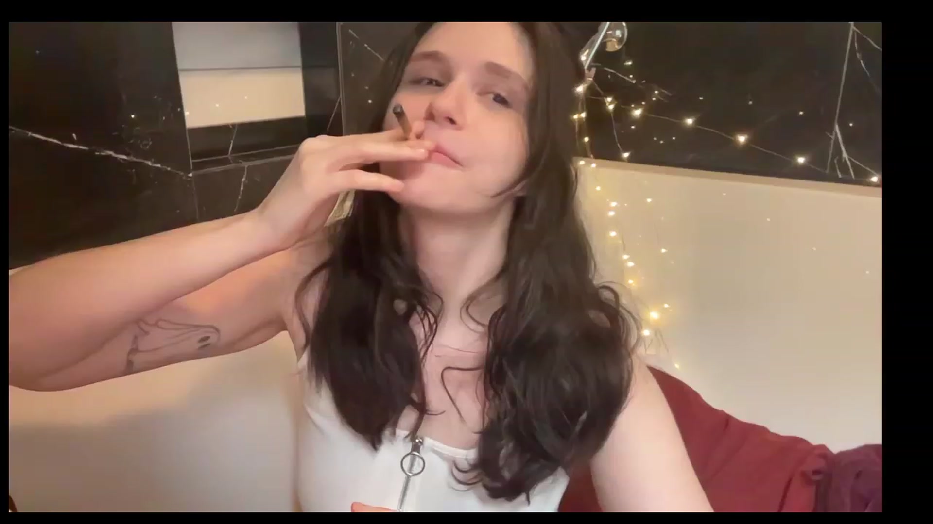 Gallery image thumbnail from JediDropout's myfreecams stream on, 06/20/2023, 12:34 image 16 of 20