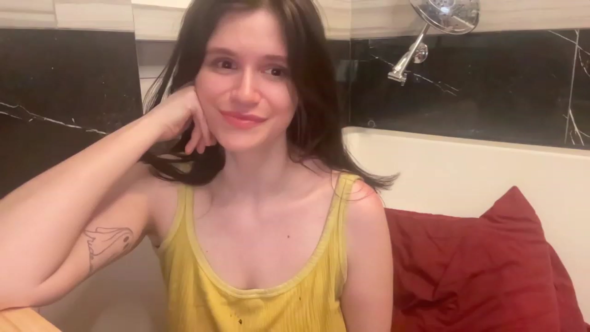 Gallery image thumbnail from JediDropout's myfreecams stream on, 09/02/2023, 05:42 image 14 of 20