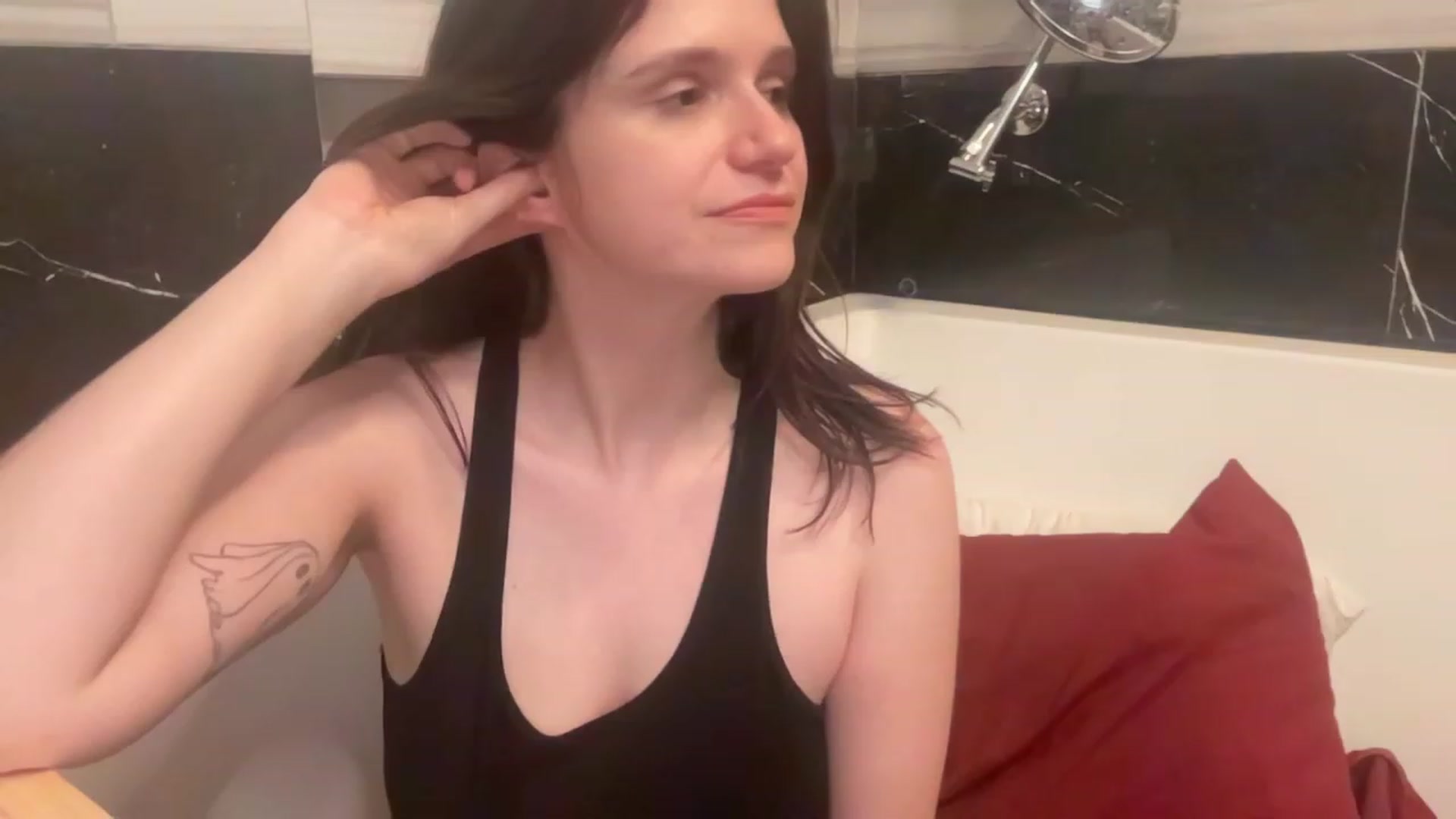 Gallery image thumbnail from JediDropout's myfreecams stream on, 09/02/2023, 09:40 image 19 of 20