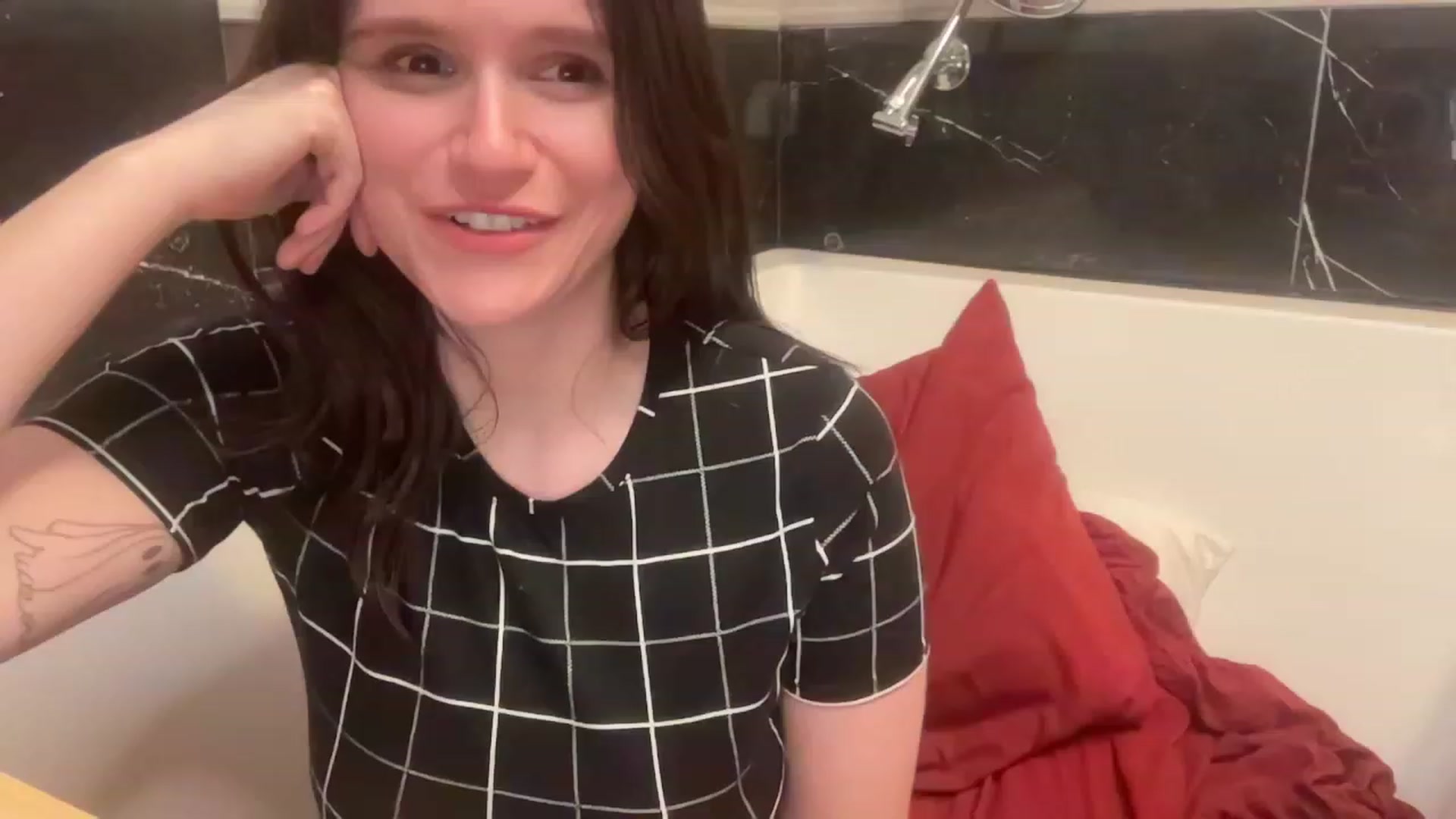 Gallery image thumbnail from JediDropout's myfreecams stream on, 09/03/2023, 03:48 image 16 of 20