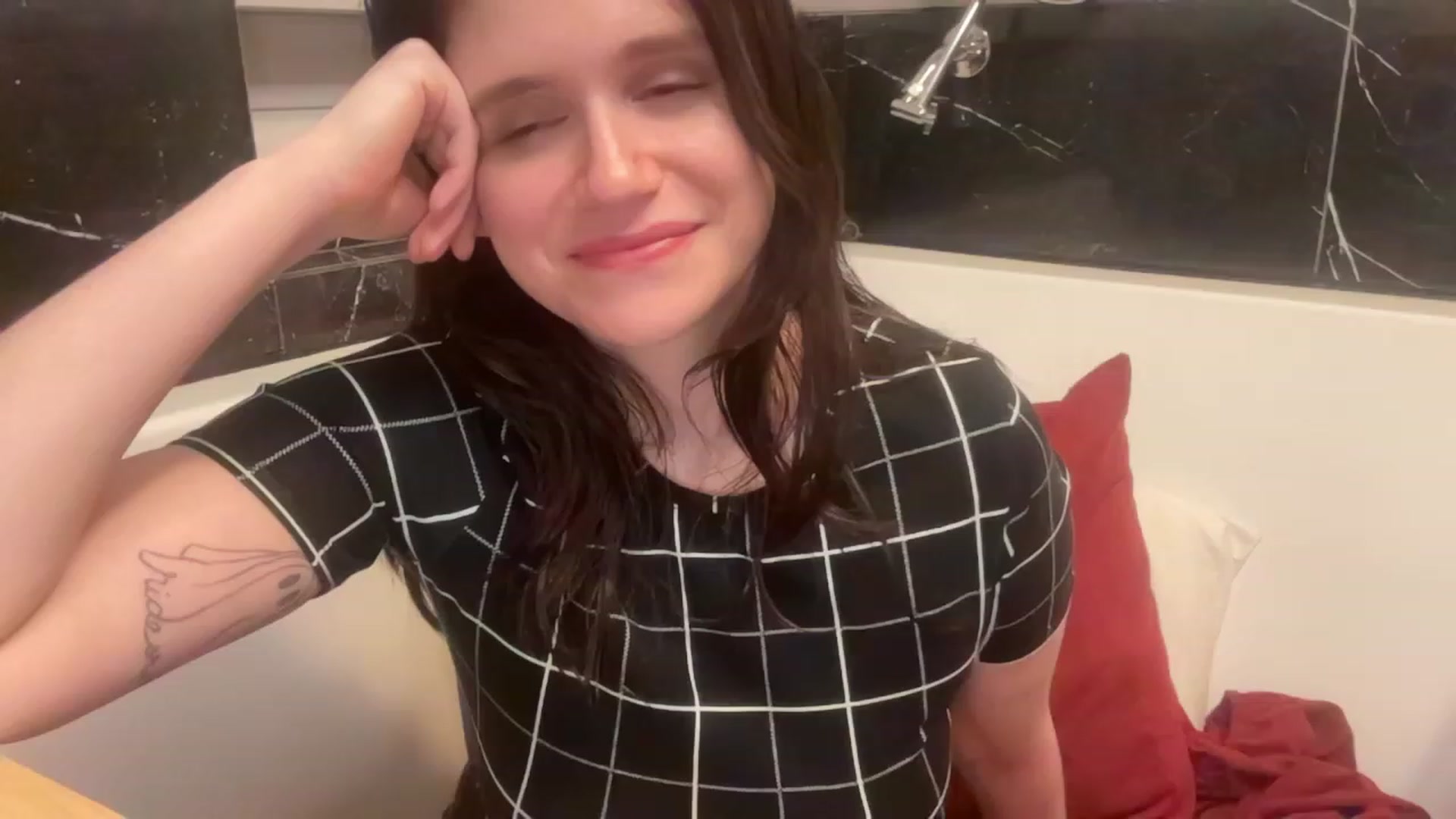 Gallery image thumbnail from JediDropout's myfreecams stream on, 09/03/2023, 04:49 image 17 of 20
