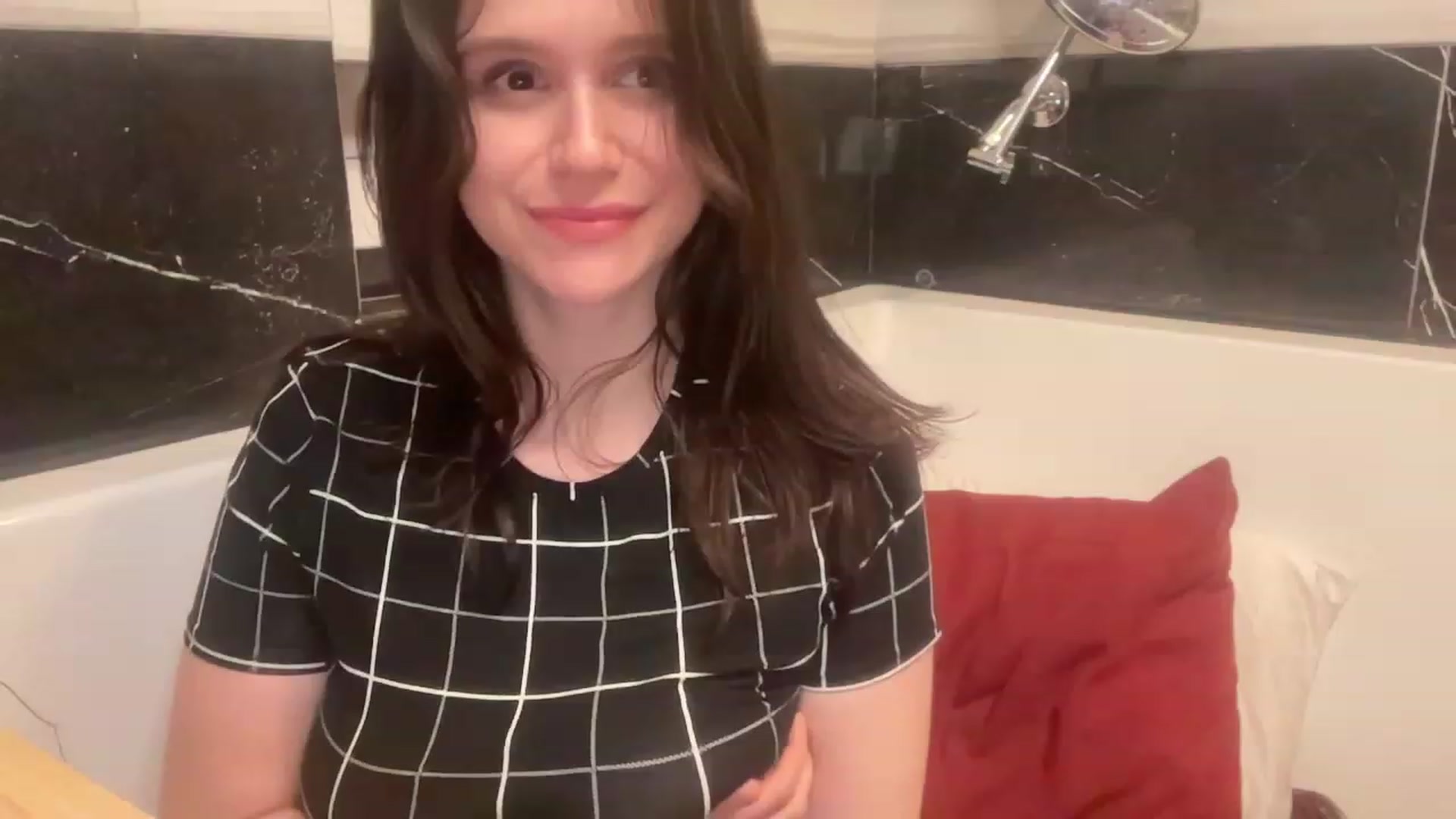 Gallery image thumbnail from JediDropout's myfreecams stream on, 09/03/2023, 06:34 image 13 of 20