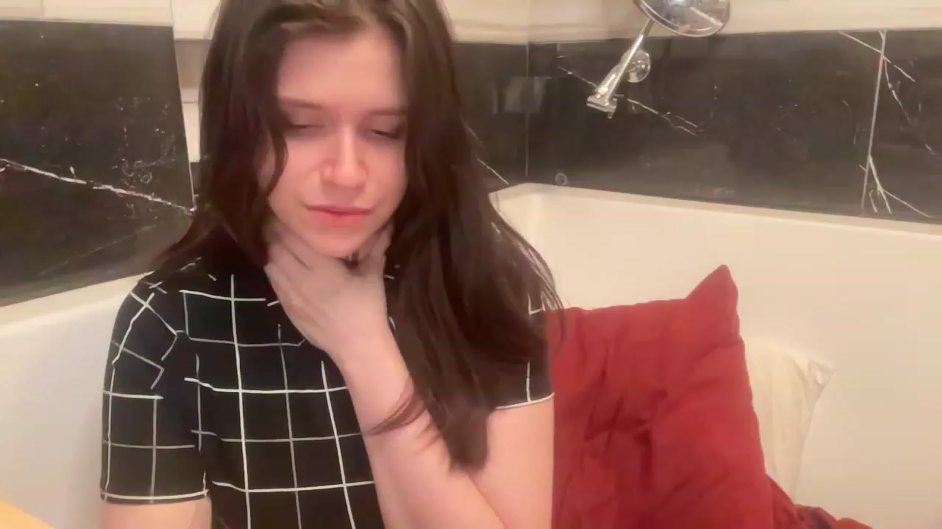 Gallery image thumbnail from JediDropout's myfreecams stream on, 09/03/2023, 06:34 image 8 of 20