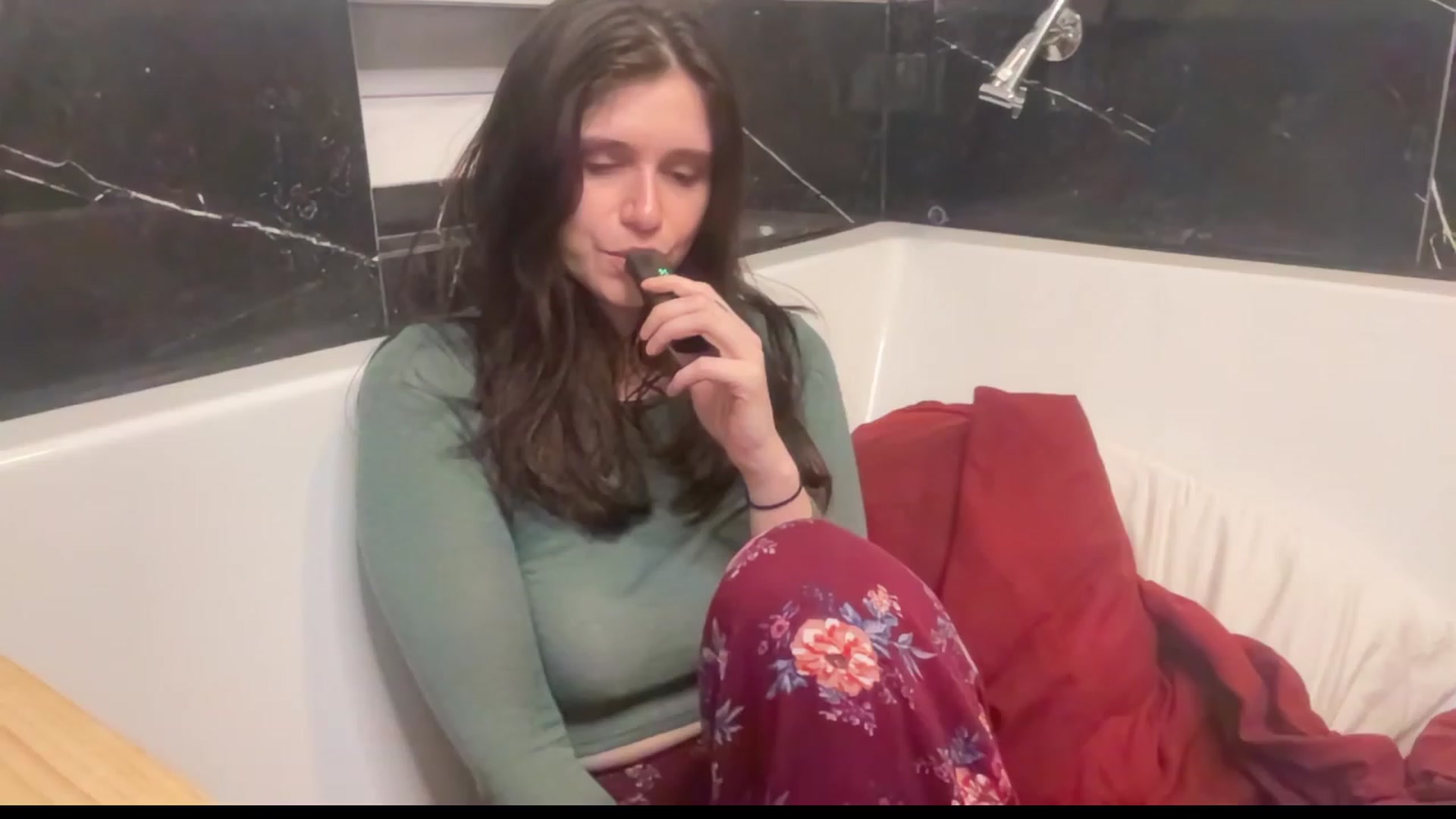 Gallery image thumbnail from JediDropout's myfreecams stream on, 09/12/2023, 06:58 image 3 of 20