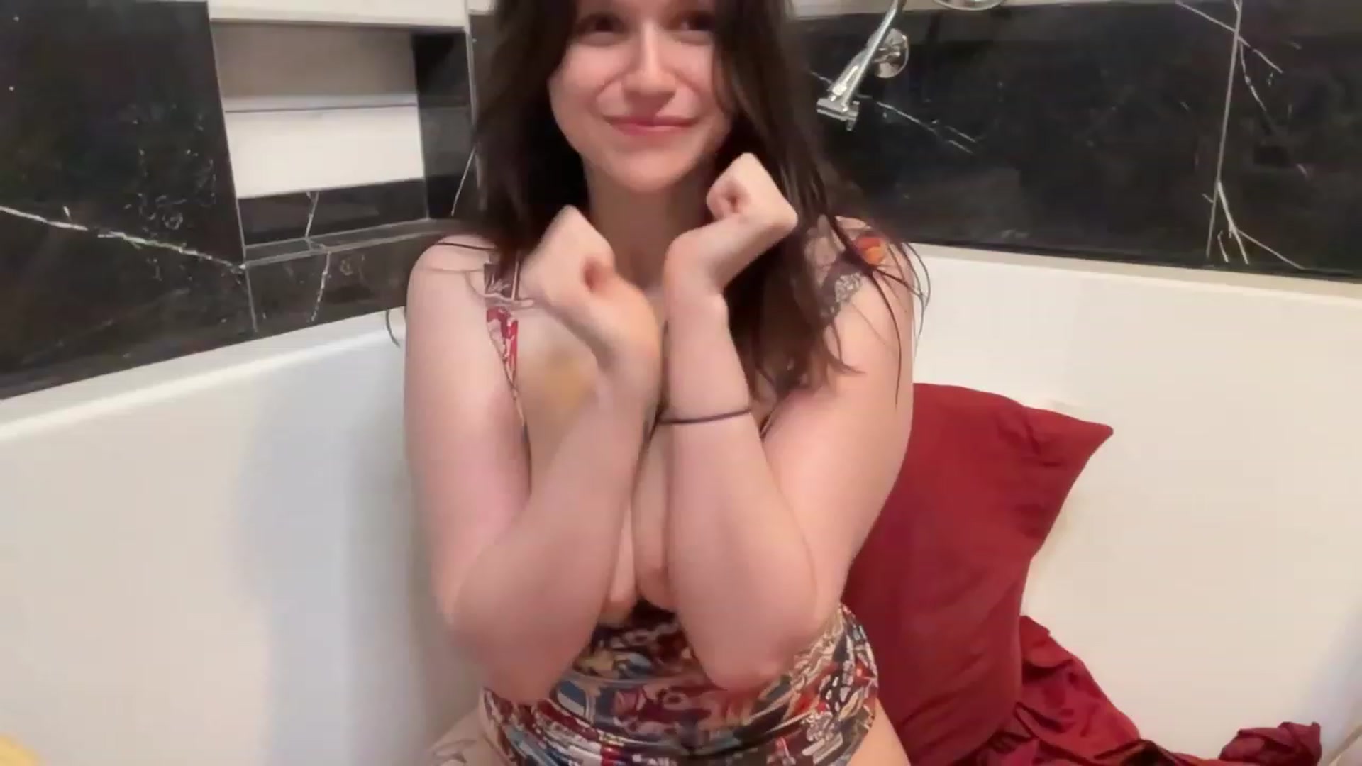 Gallery image thumbnail from JediDropout's myfreecams stream on, 09/19/2023, 06:58 image 13 of 20