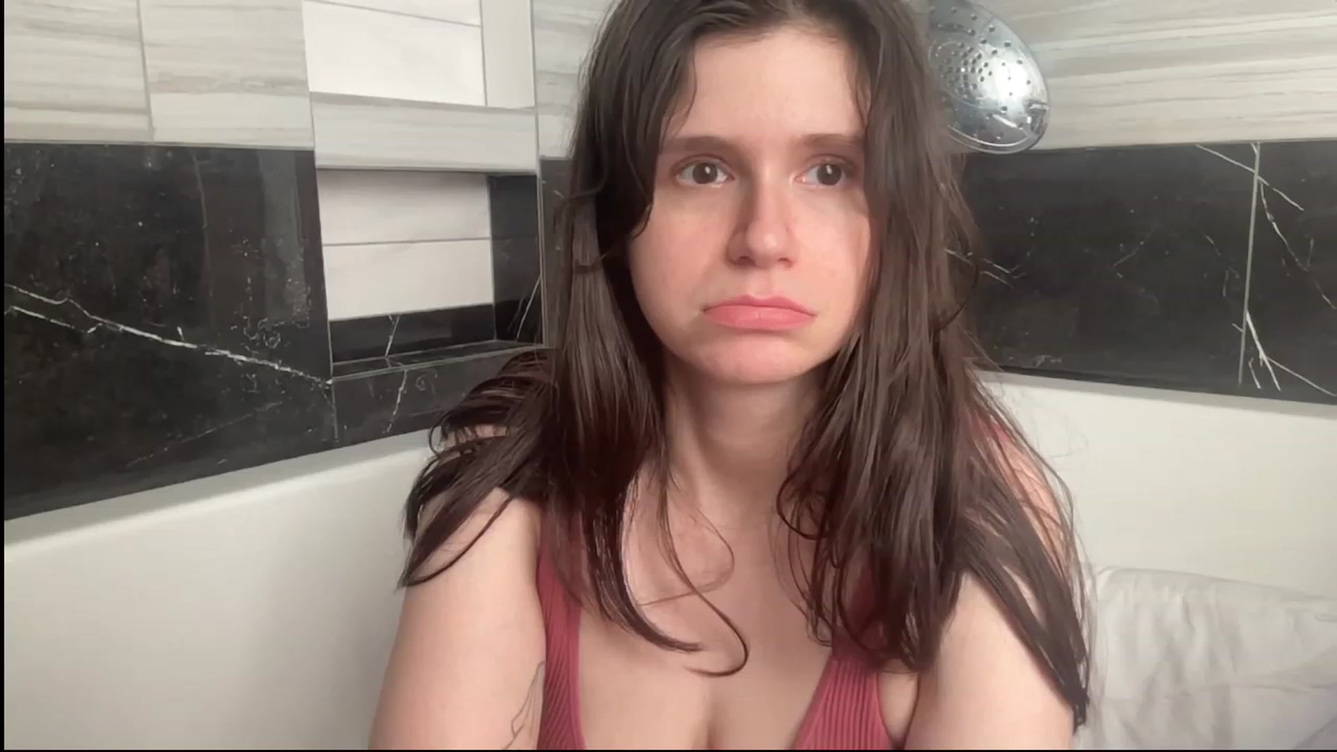 Gallery image thumbnail from JediDropout's myfreecams stream on, 10/03/2023, 18:17 image 16 of 20