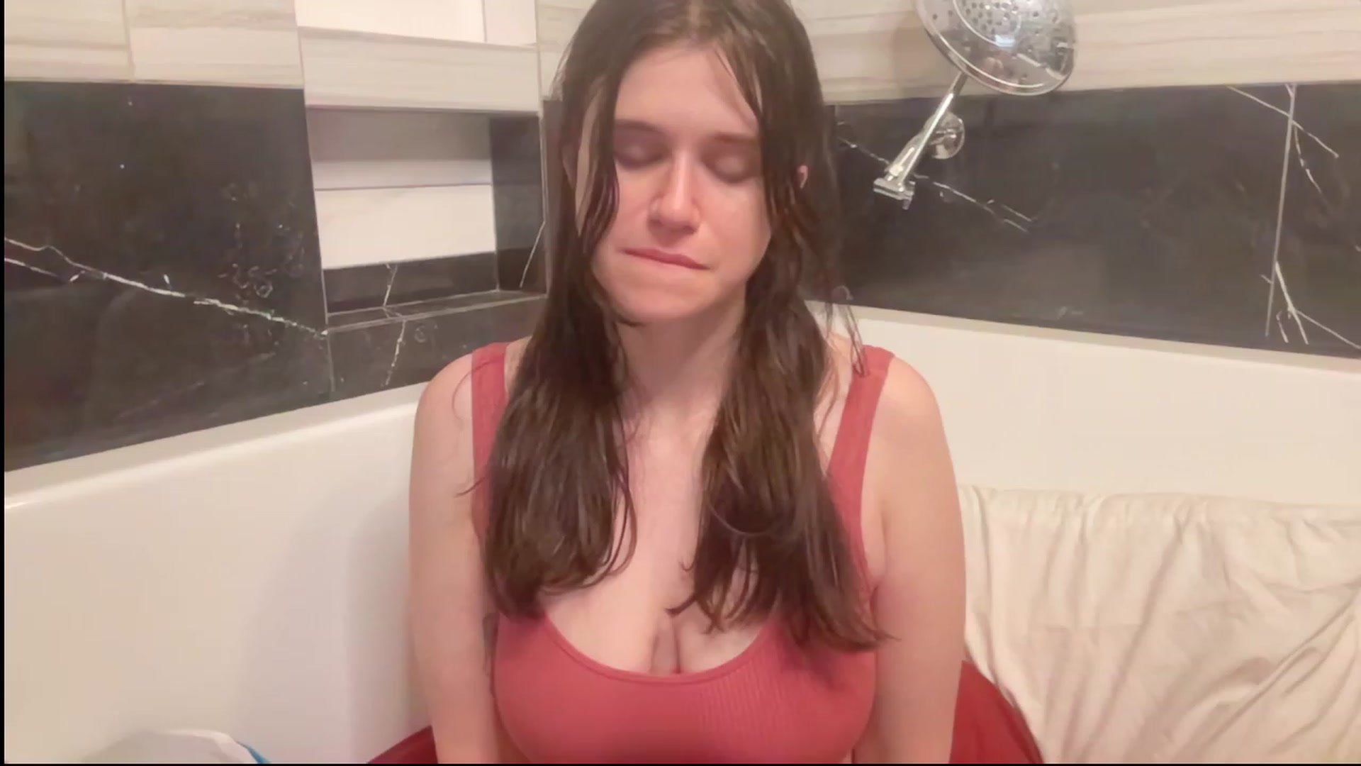 Gallery image thumbnail from JediDropout's myfreecams stream on, 10/04/2023, 02:54 image 1 of 20