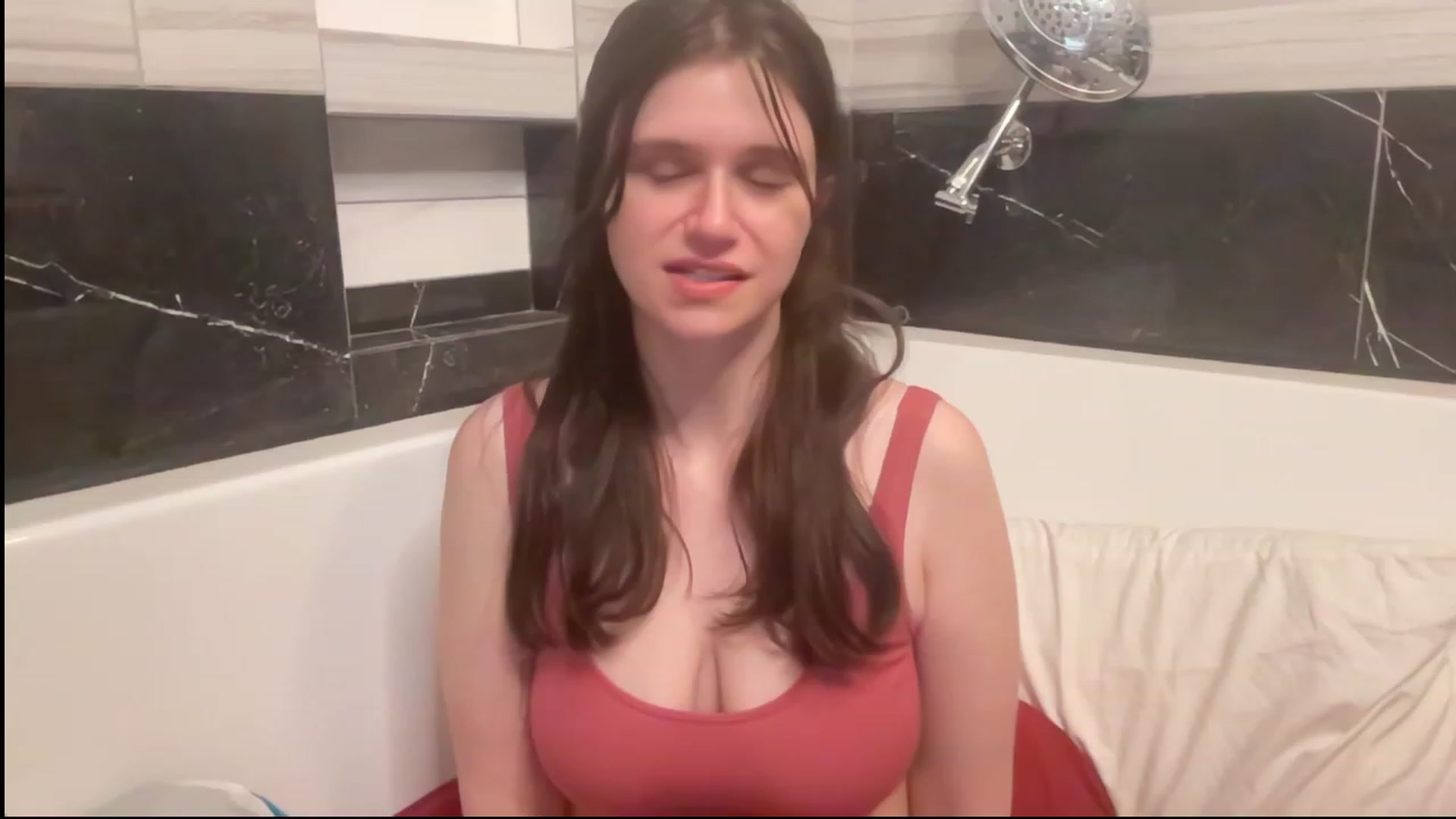 Gallery image thumbnail from JediDropout's myfreecams stream on, 10/04/2023, 02:54 image 5 of 20