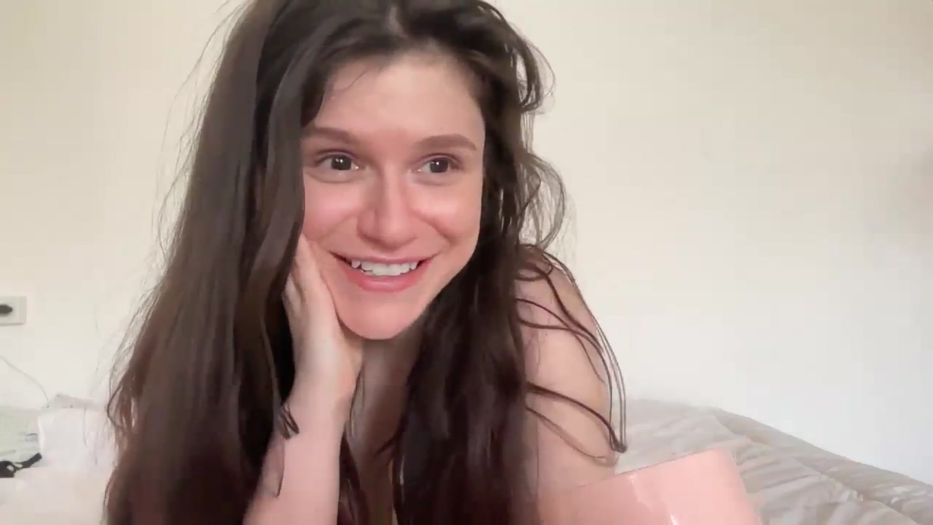 Gallery image thumbnail from JediDropout's myfreecams stream on, 03/31/2024, 08:43 image 18 of 20