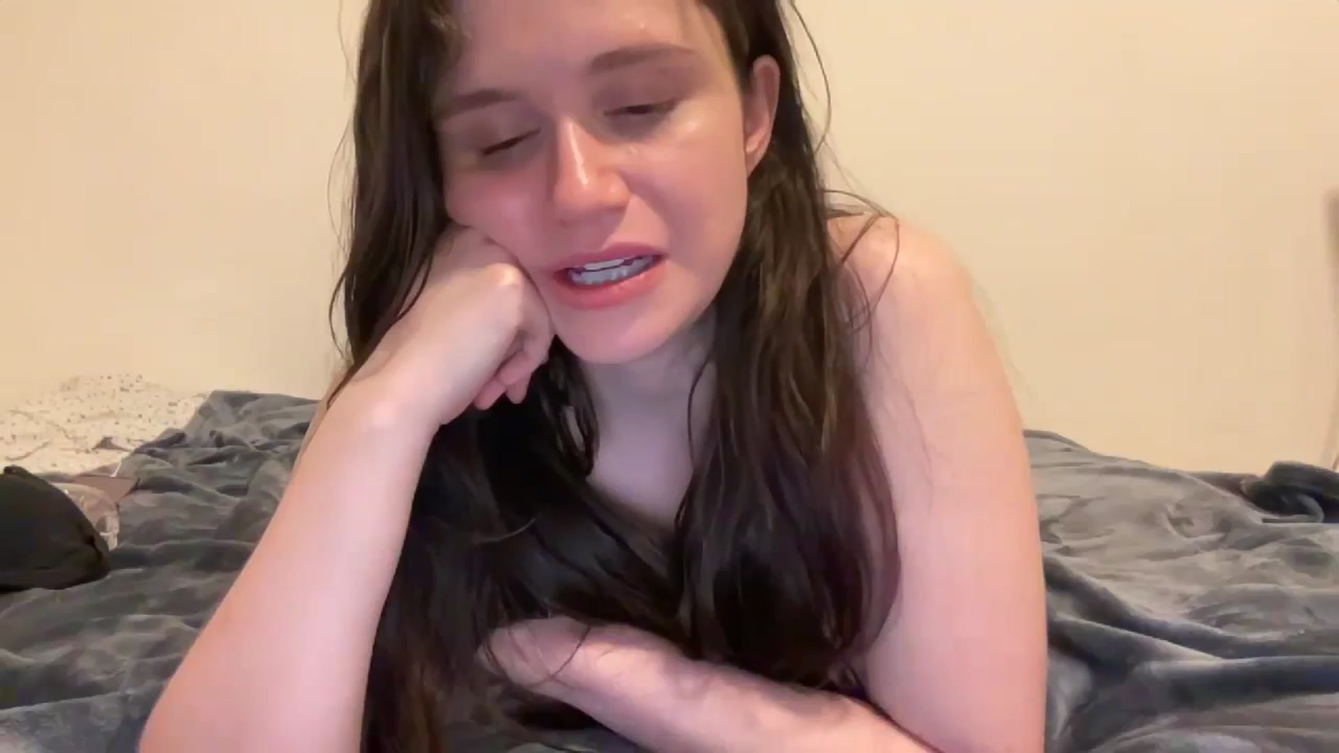 Gallery image thumbnail from JediDropout's myfreecams stream on, 04/04/2024, 03:08 image 11 of 20