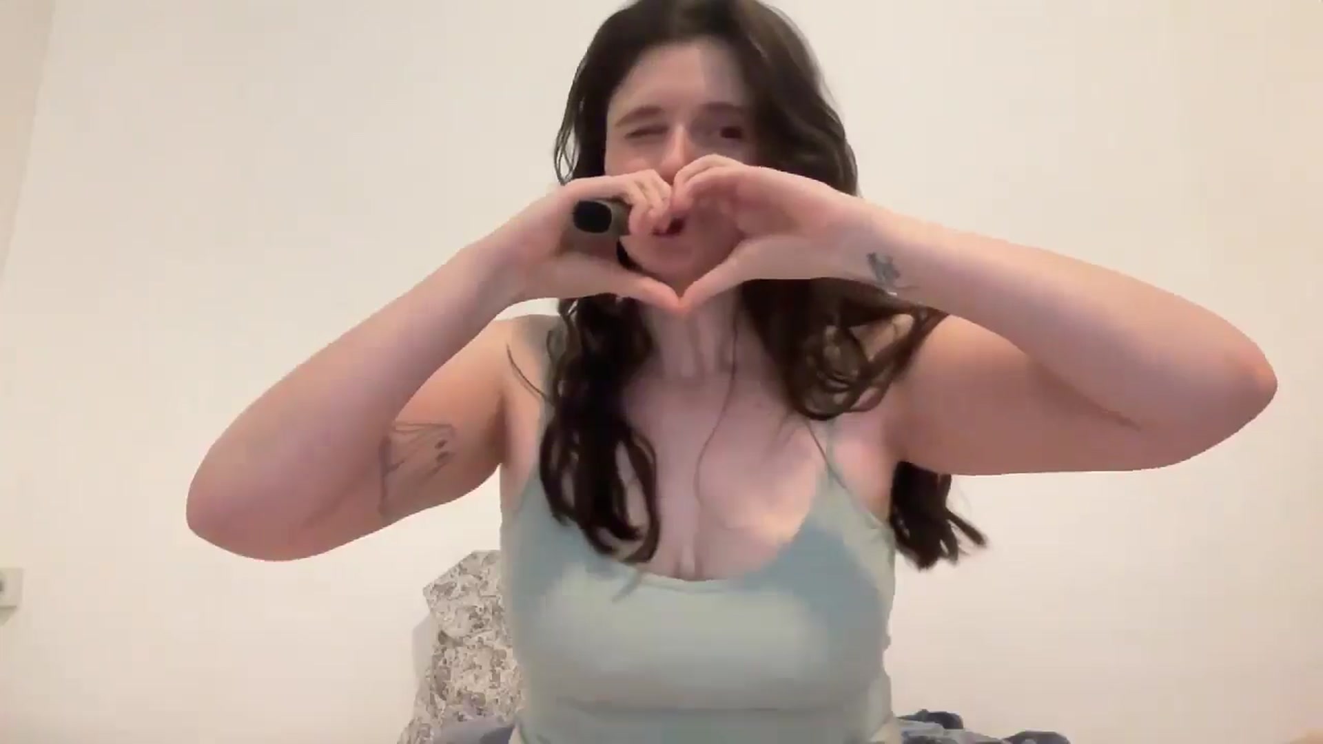 Gallery image thumbnail from JediDropout's myfreecams stream on, 08/27/2024, 09:24 image 8 of 20