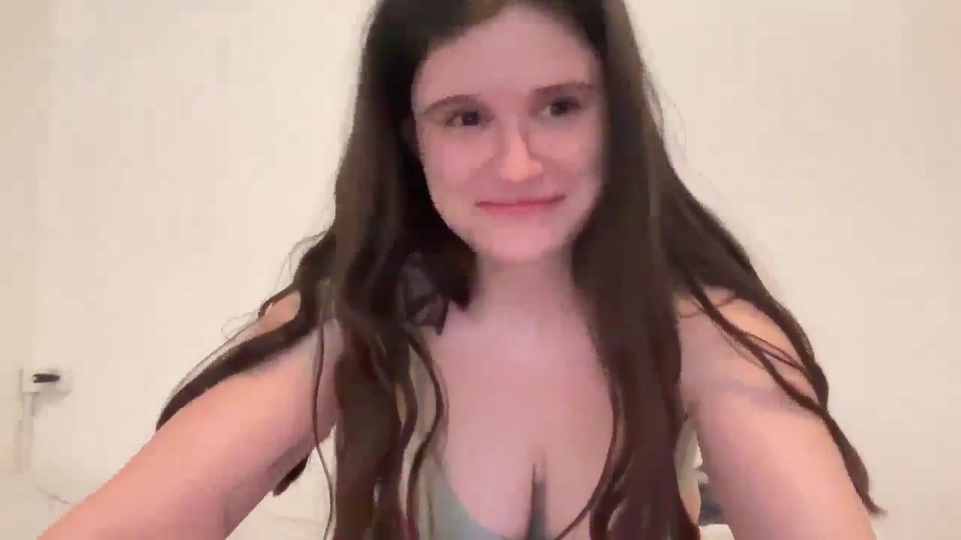 Gallery image thumbnail from JediDropout's myfreecams stream on, 08/27/2024, 09:43 image 8 of 20