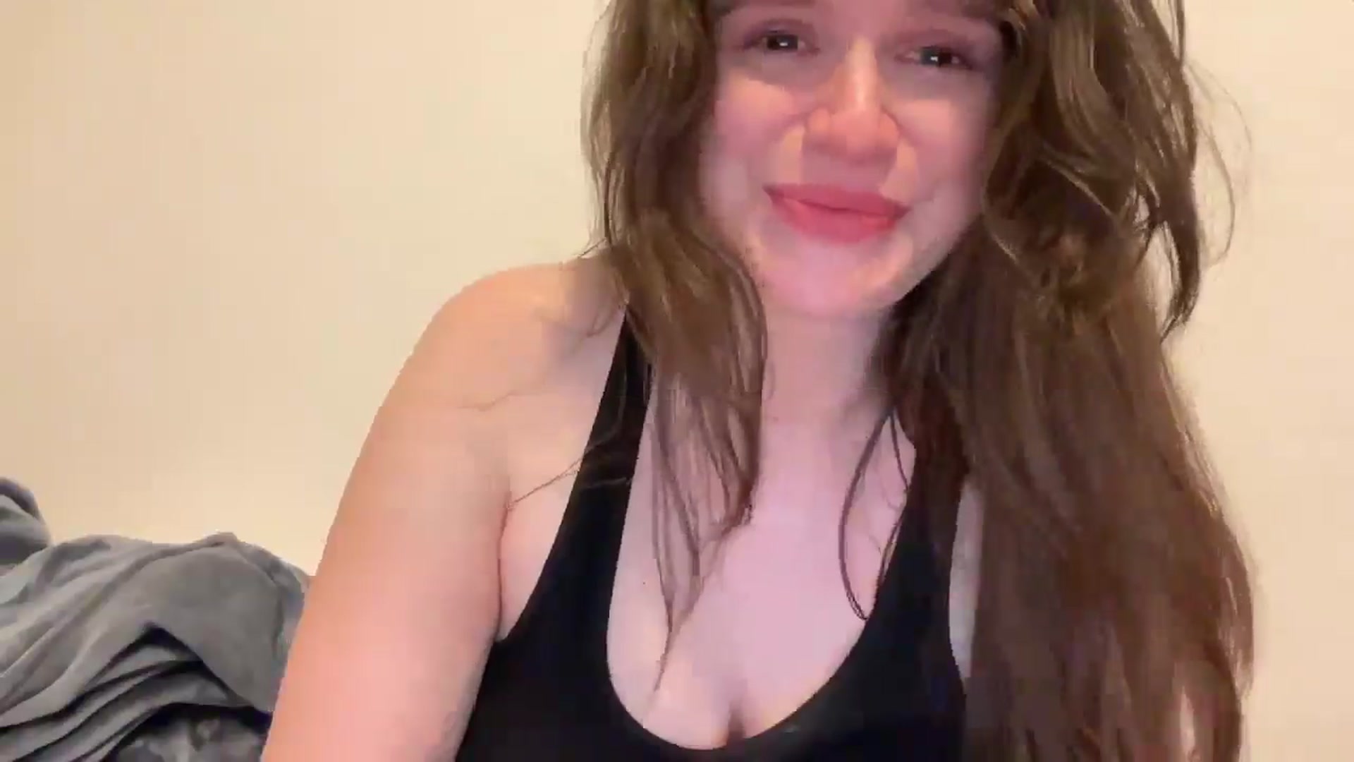 Gallery image thumbnail from JediDropout's myfreecams stream on, 11/06/2024, 07:30 image 13 of 20