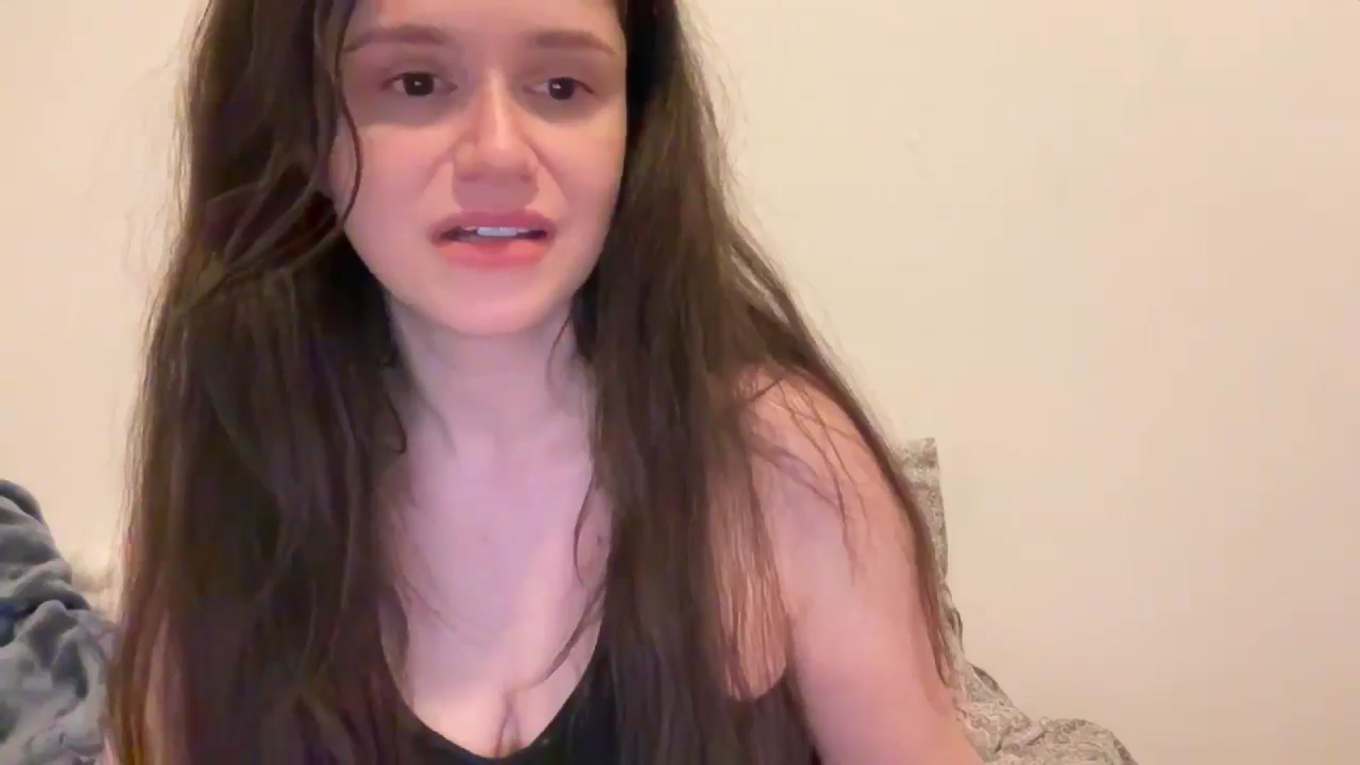 Gallery image thumbnail from JediDropout's myfreecams stream on, 11/06/2024, 07:30 image 5 of 20