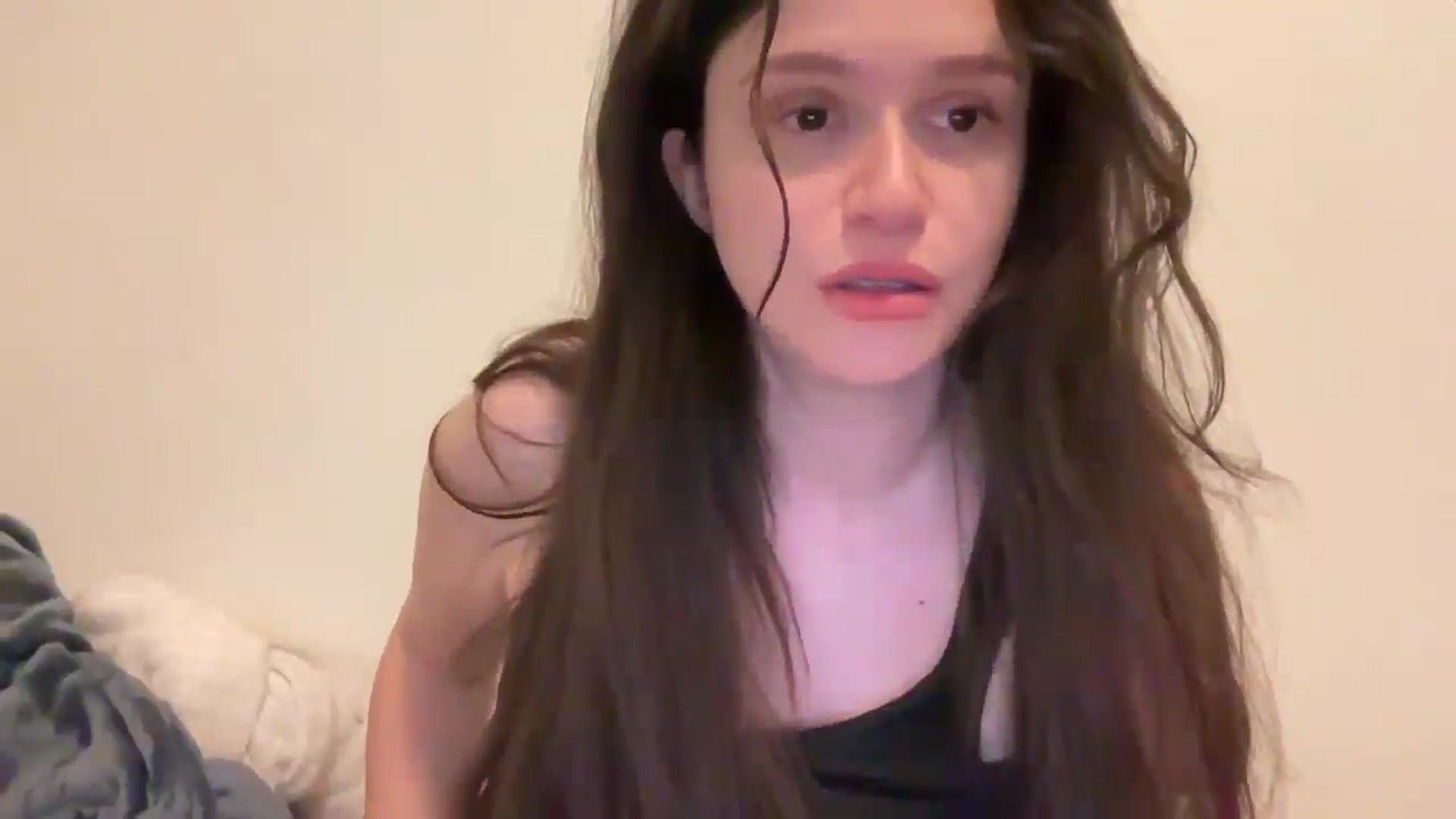 Gallery image thumbnail from JediDropout's myfreecams stream on, 11/06/2024, 07:30 image 6 of 20
