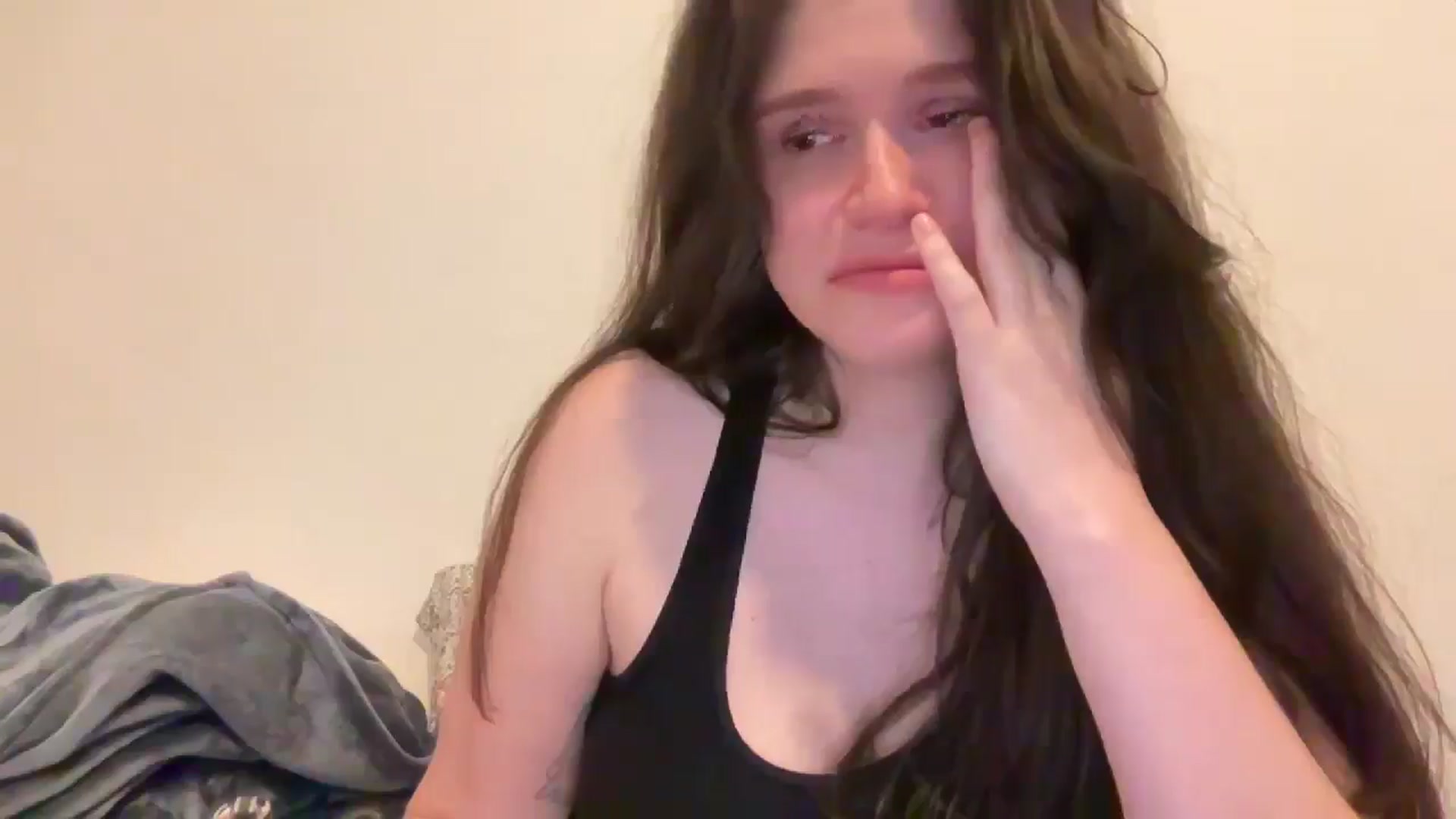 Gallery image thumbnail from JediDropout's myfreecams stream on, 11/06/2024, 07:30 image 15 of 20