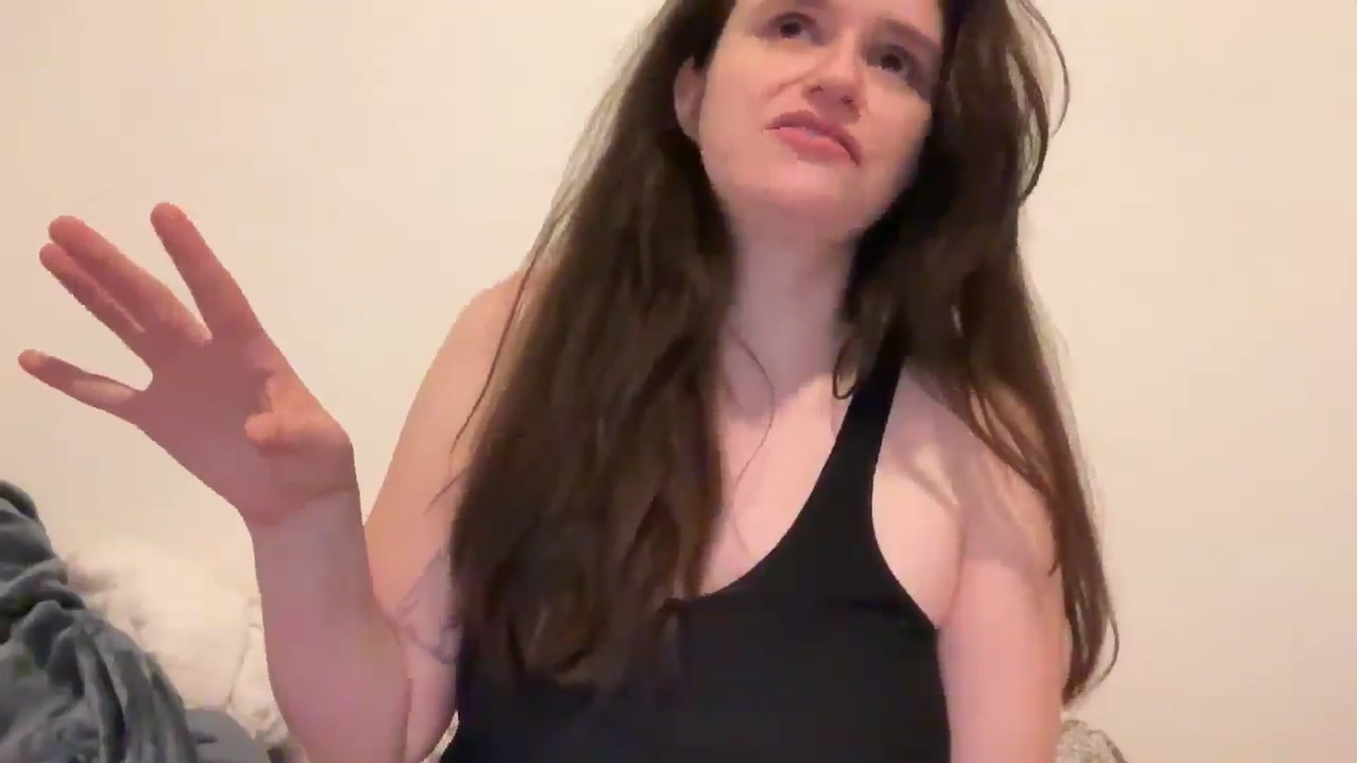 Gallery image thumbnail from JediDropout's myfreecams stream on, 11/06/2024, 07:30 image 10 of 20