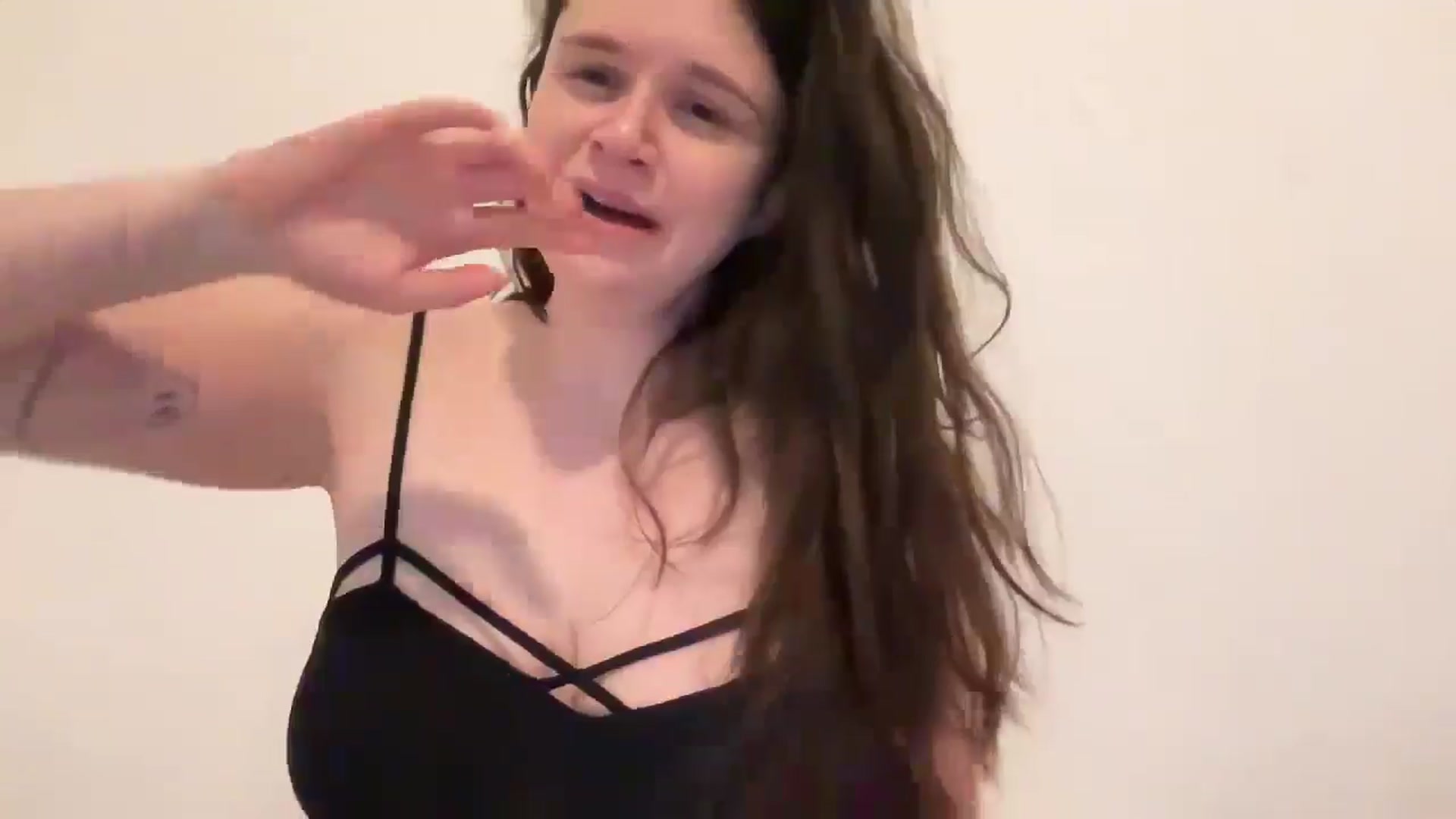 Gallery image thumbnail from JediDropout's myfreecams stream on, 11/17/2024, 10:10 image 3 of 20