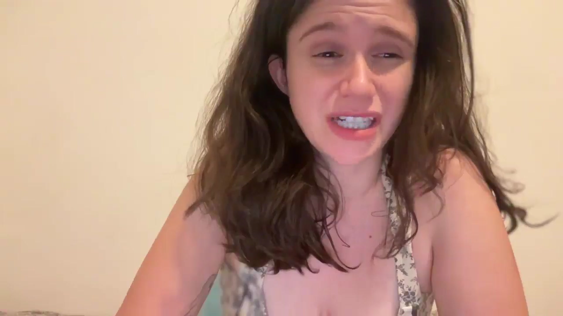 Gallery image thumbnail from JediDropout's myfreecams stream on, 10/12/2025, 05:01 image 12 of 20