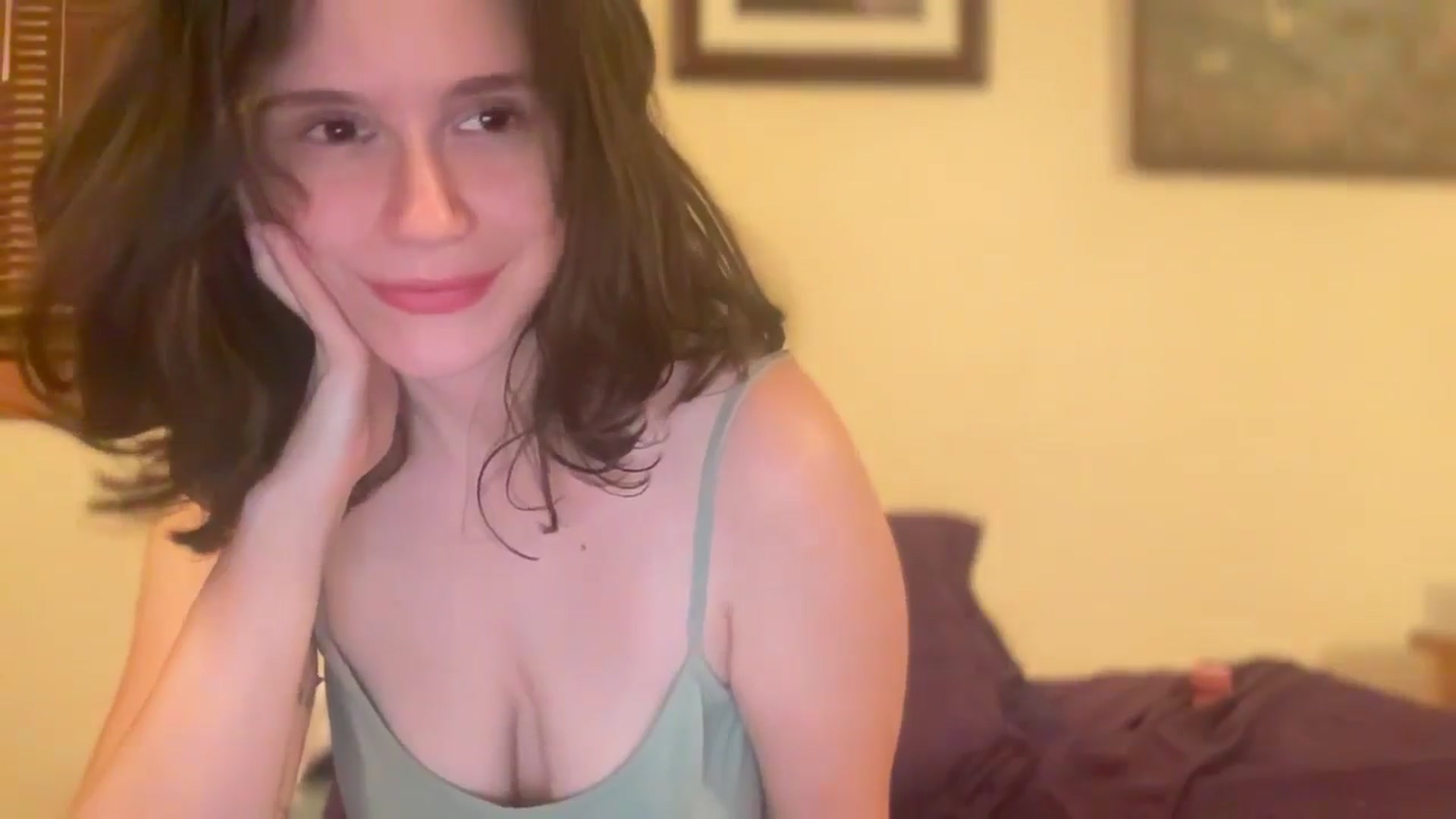 Gallery image thumbnail from JediDropout's myfreecams stream on, 12/06/2025, 09:44 image 11 of 20