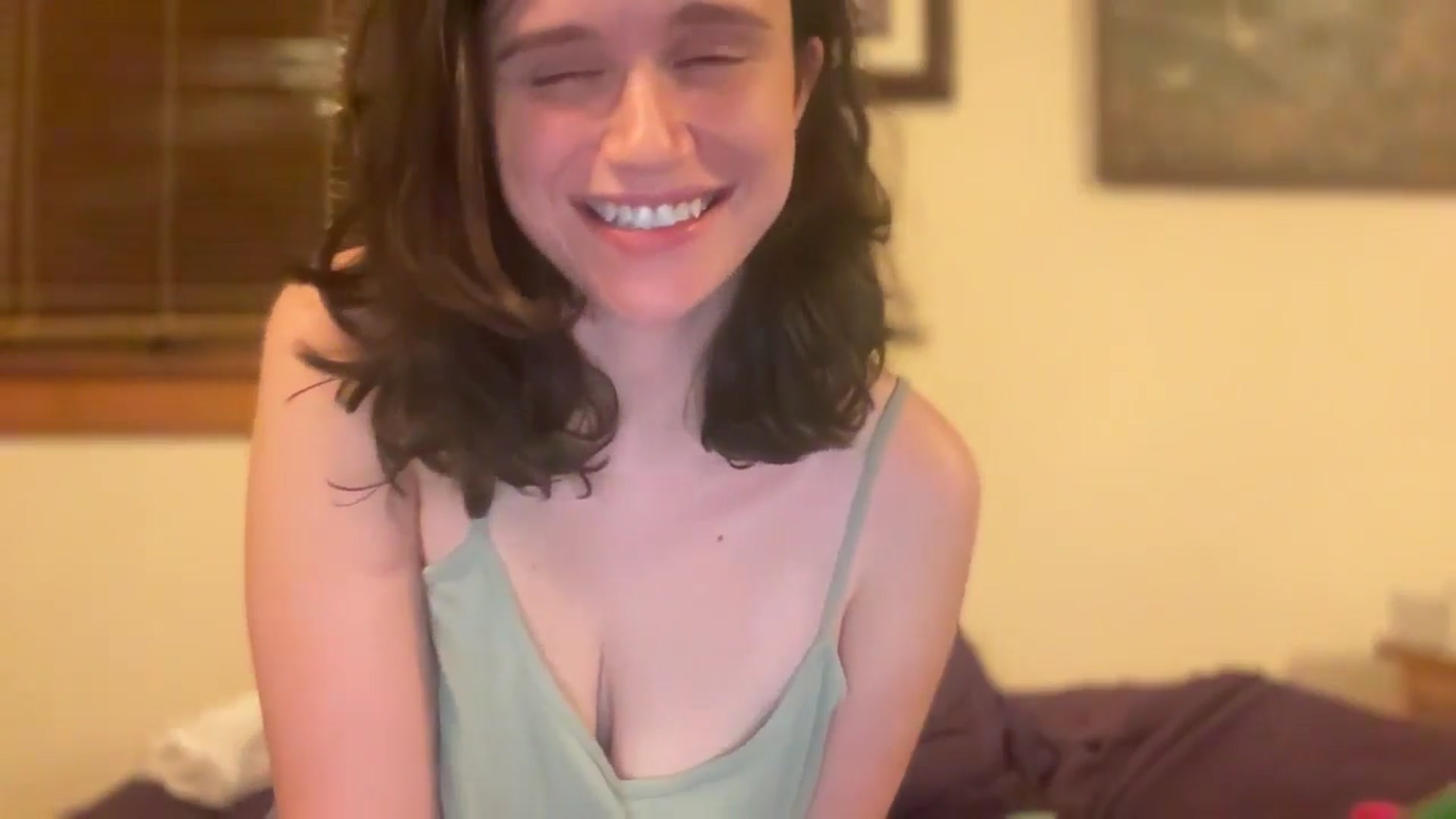 Gallery image thumbnail from JediDropout's myfreecams stream on, 12/06/2025, 11:31 image 9 of 20