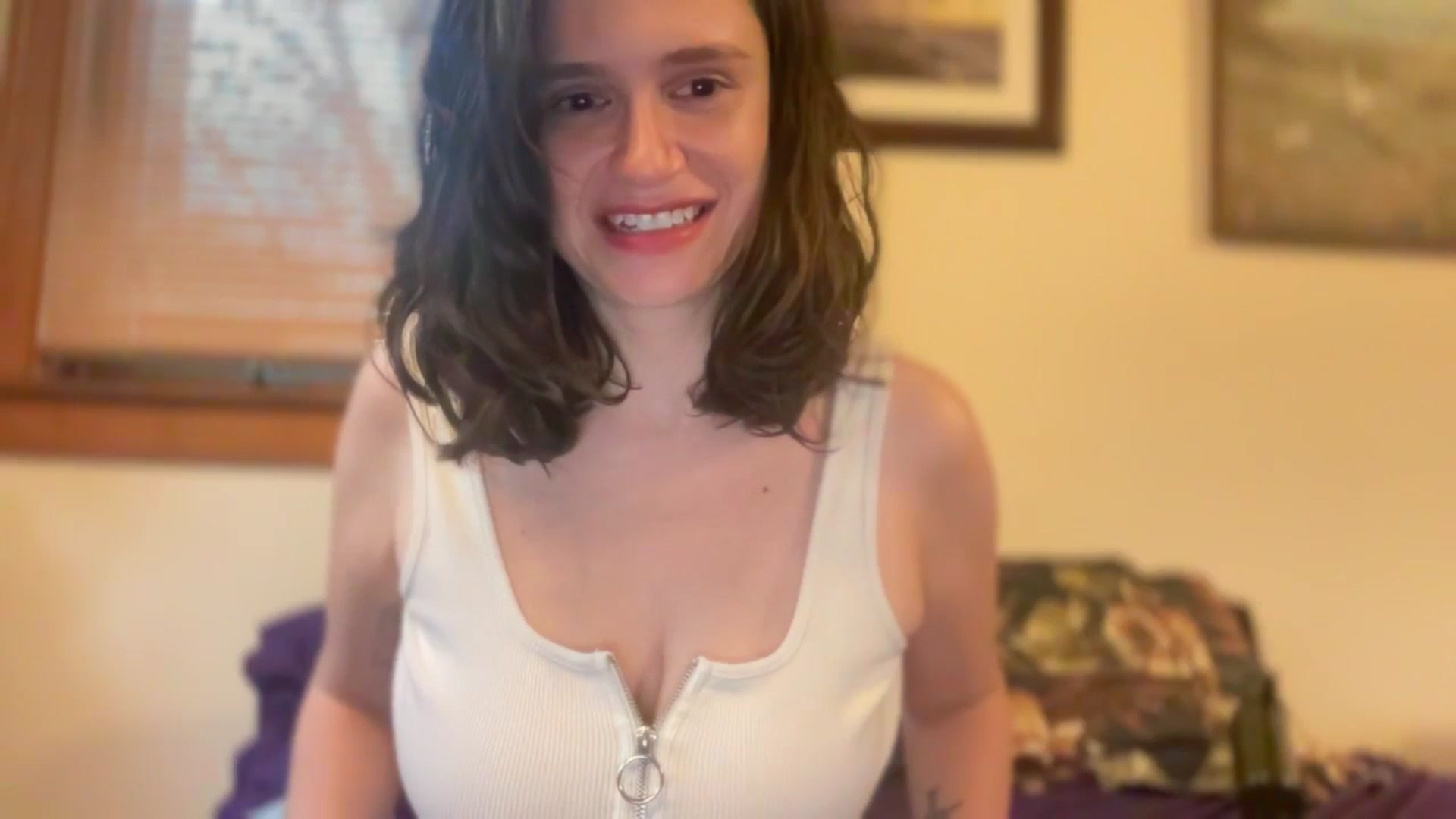 Gallery image thumbnail from JediDropout's myfreecams stream on, 12/10/2025, 12:56 image 12 of 20