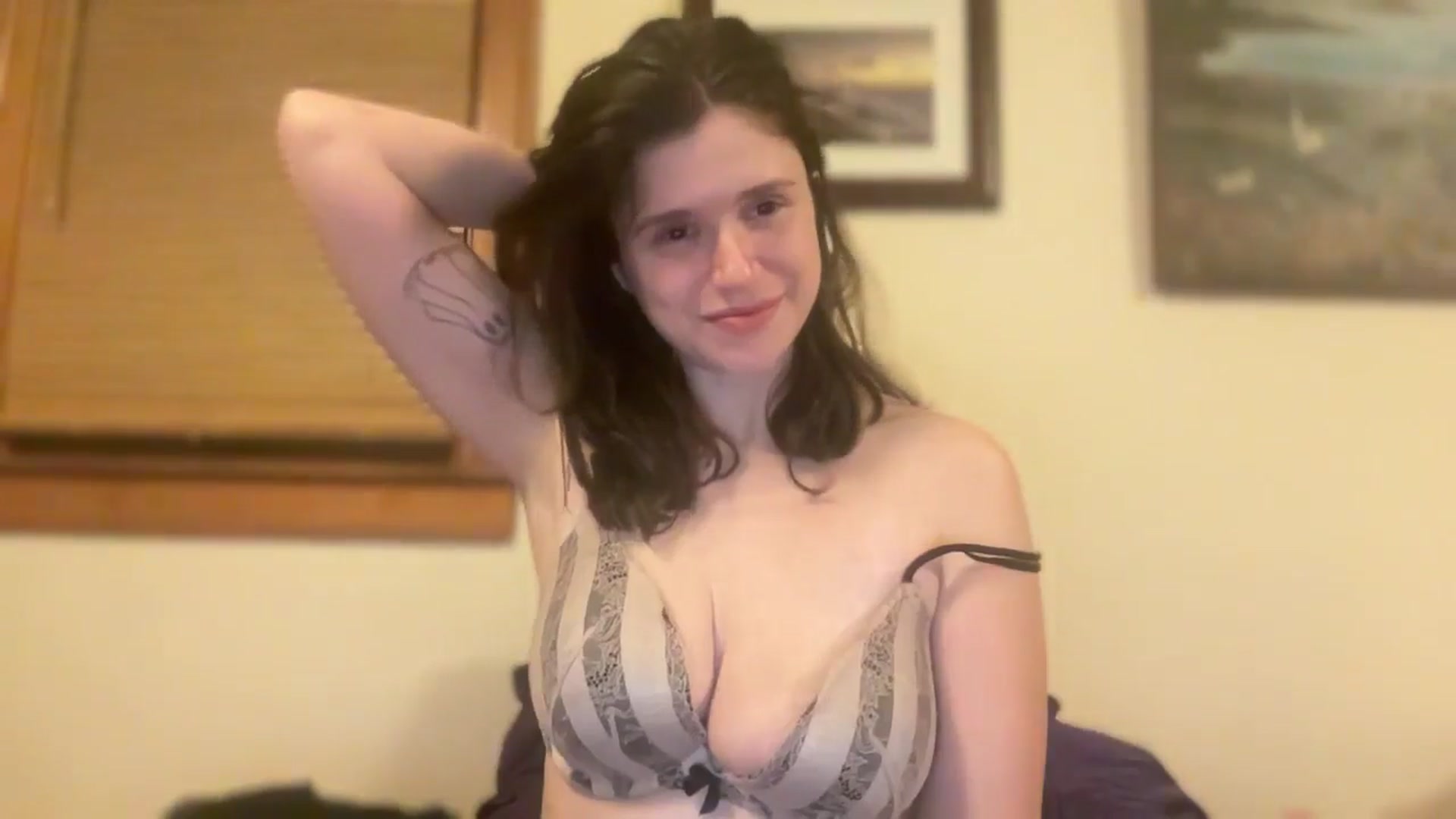 Gallery image thumbnail from JediDropout's myfreecams stream on, 12/13/2025, 11:19 image 14 of 20