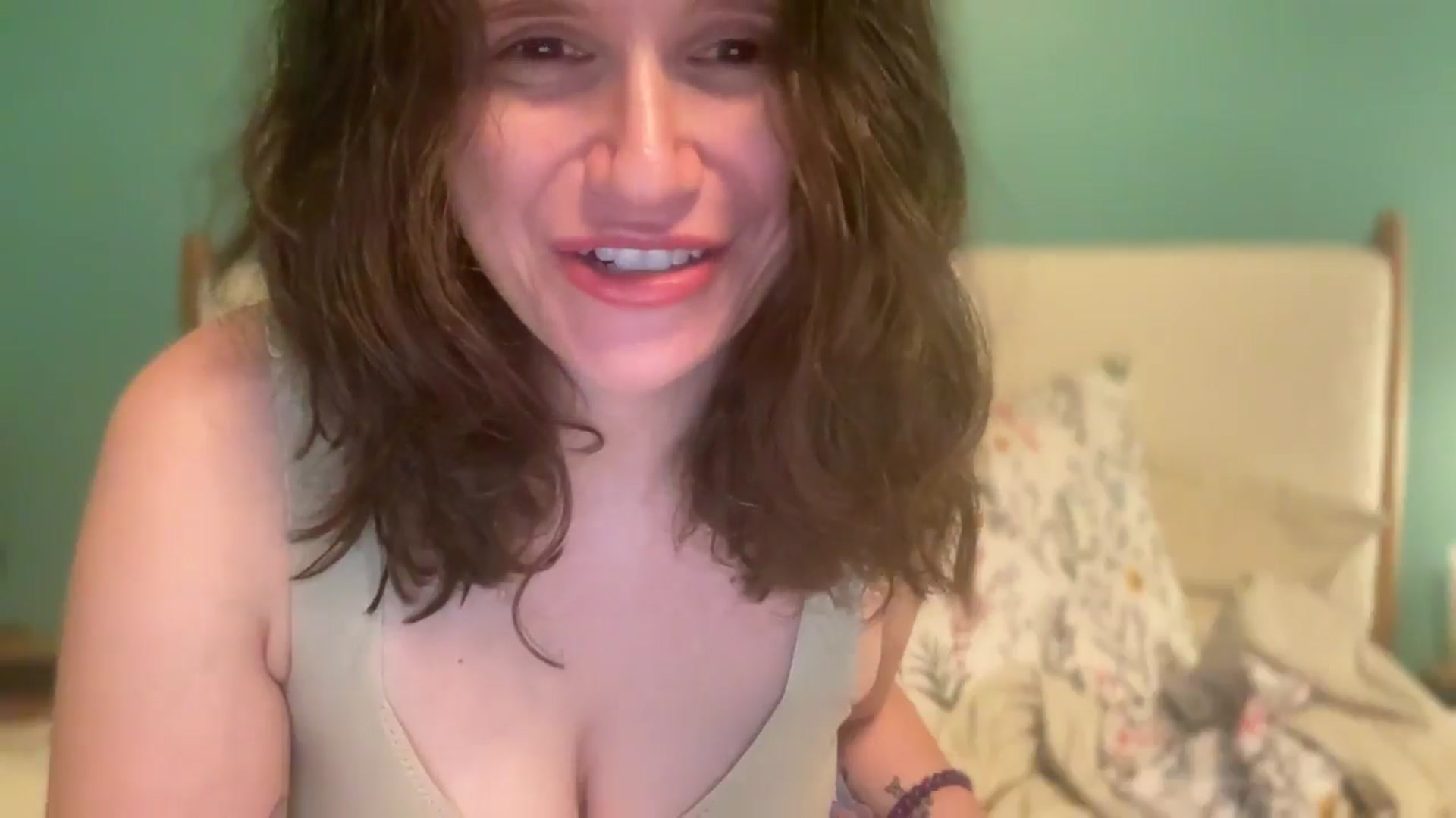Gallery image thumbnail from JediDropout's myfreecams stream on, 12/25/2025, 11:13 image 9 of 20