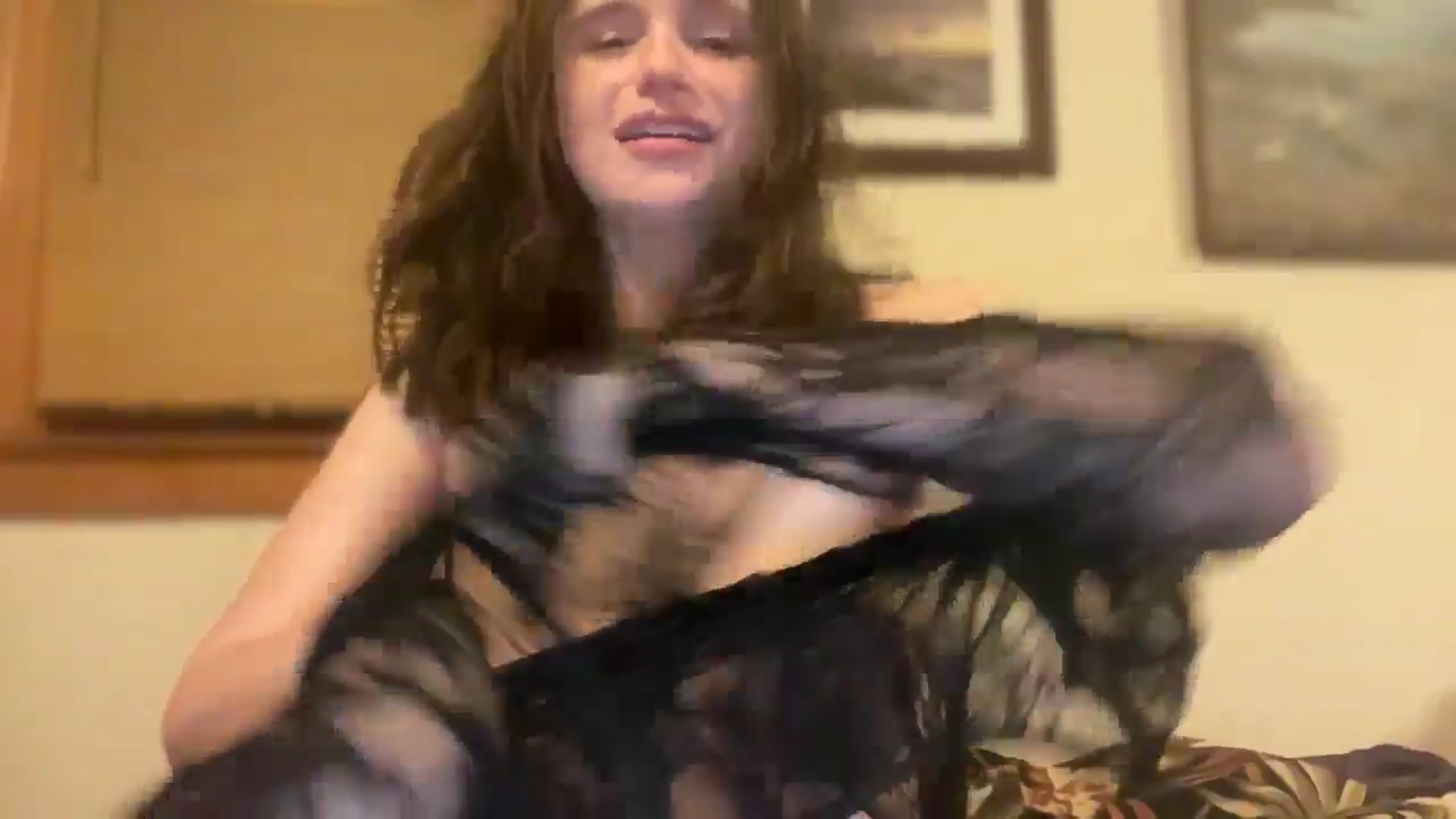 Gallery image thumbnail from JediDropout's myfreecams stream on, 04/15/2026, 10:16 image 2 of 20
