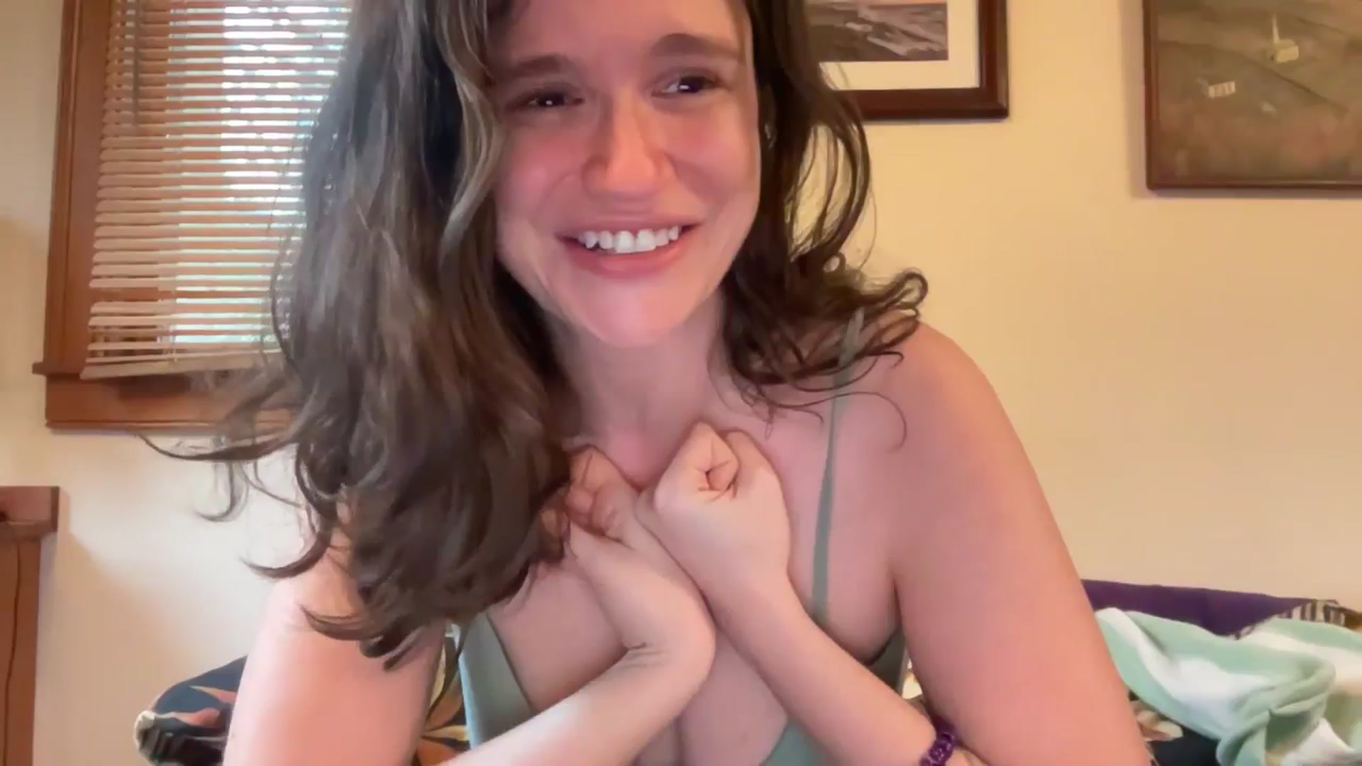 Gallery image thumbnail from JediDropout's myfreecams stream on, 04/19/2026, 19:45 image 17 of 20