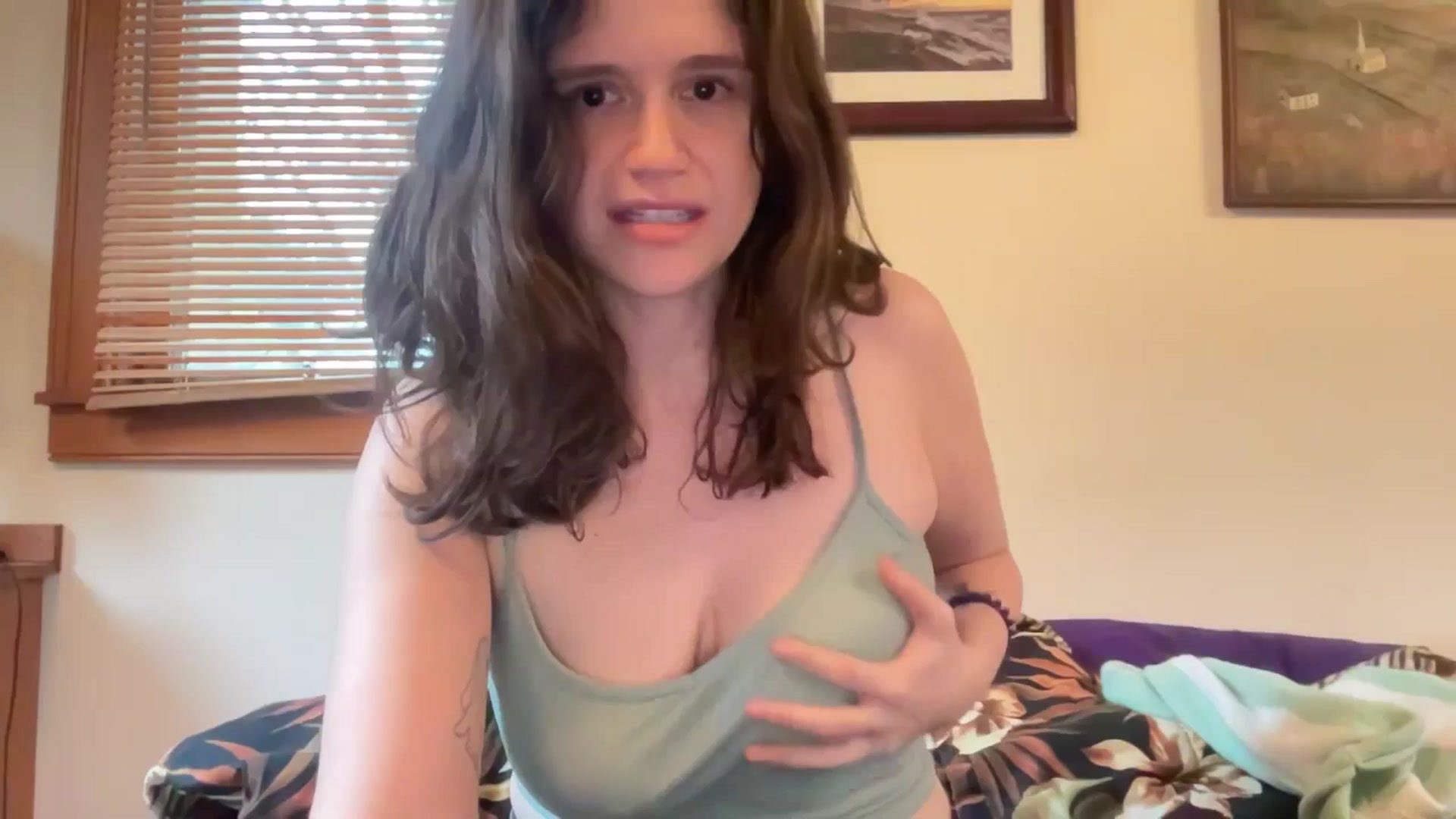 Gallery image thumbnail from JediDropout's myfreecams stream on, 04/19/2026, 19:45 image 14 of 20