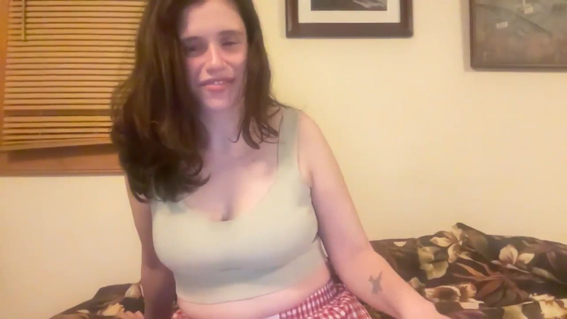 Gallery image thumbnail from JediDropout's myfreecams stream on, 04/25/2026, 04:38 image 9 of 20