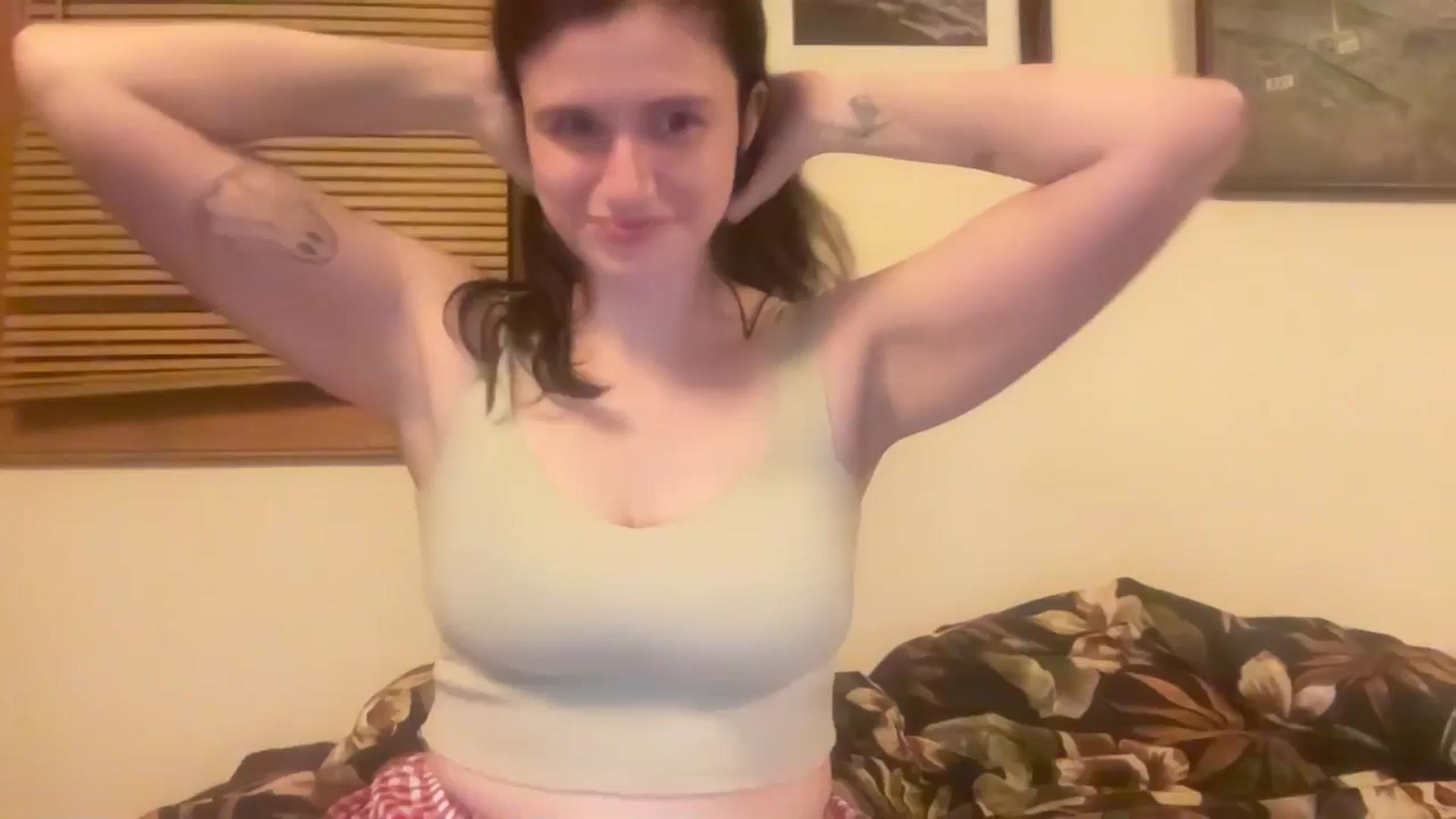 Gallery image thumbnail from JediDropout's myfreecams stream on, 04/25/2026, 04:38 image 15 of 20