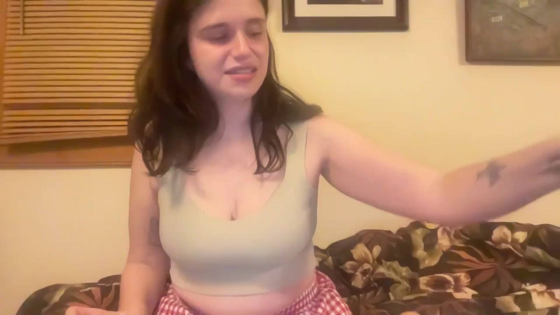 Gallery image thumbnail from JediDropout's myfreecams stream on, 04/25/2026, 04:38 image 4 of 20