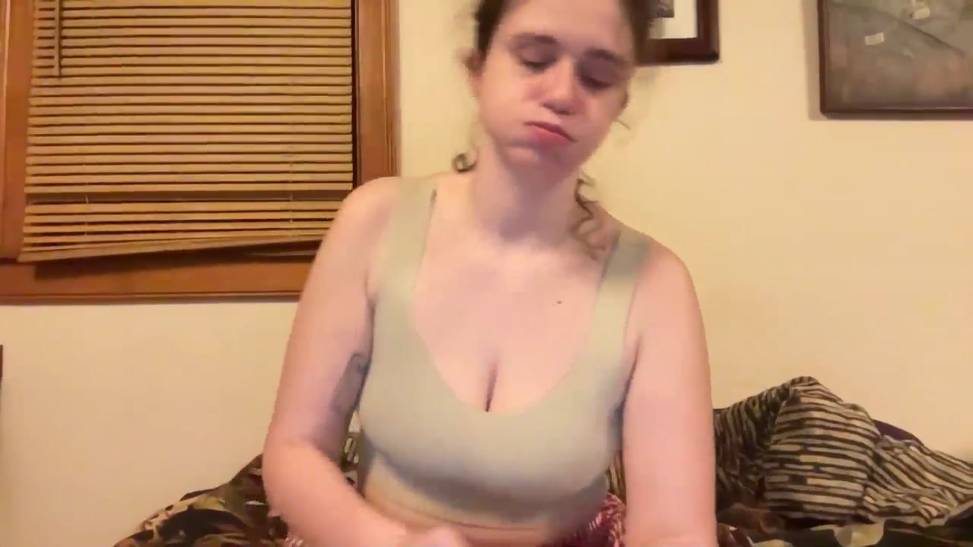 Gallery image thumbnail from JediDropout's myfreecams stream on, 04/26/2026, 09:22 image 16 of 20