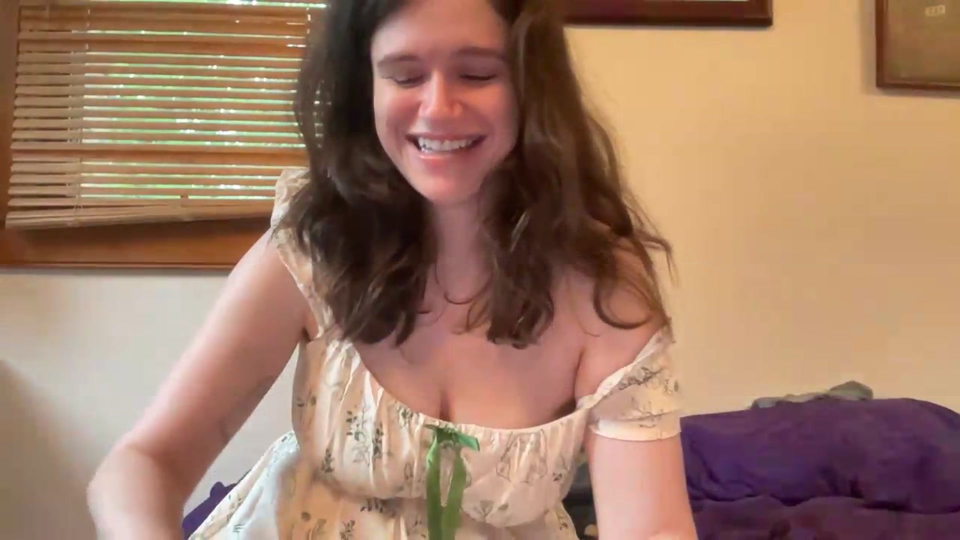 Gallery image thumbnail from JediDropout's myfreecams stream on, 05/14/2026, 16:45 image 16 of 20