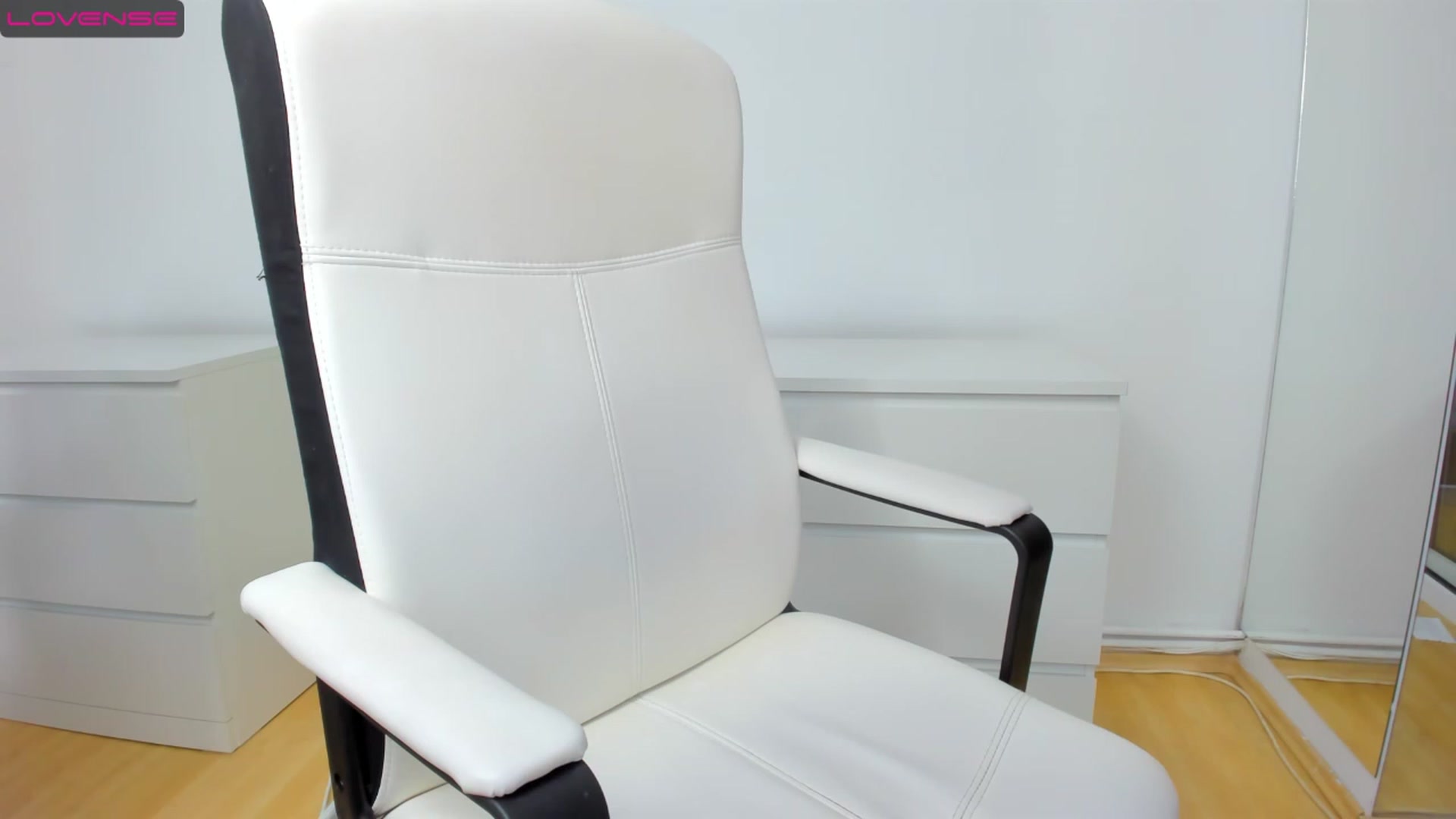 Gallery image thumbnail from Jelisse_J's myfreecams stream on, 11/21/2022, 14:15 image 11 of 20