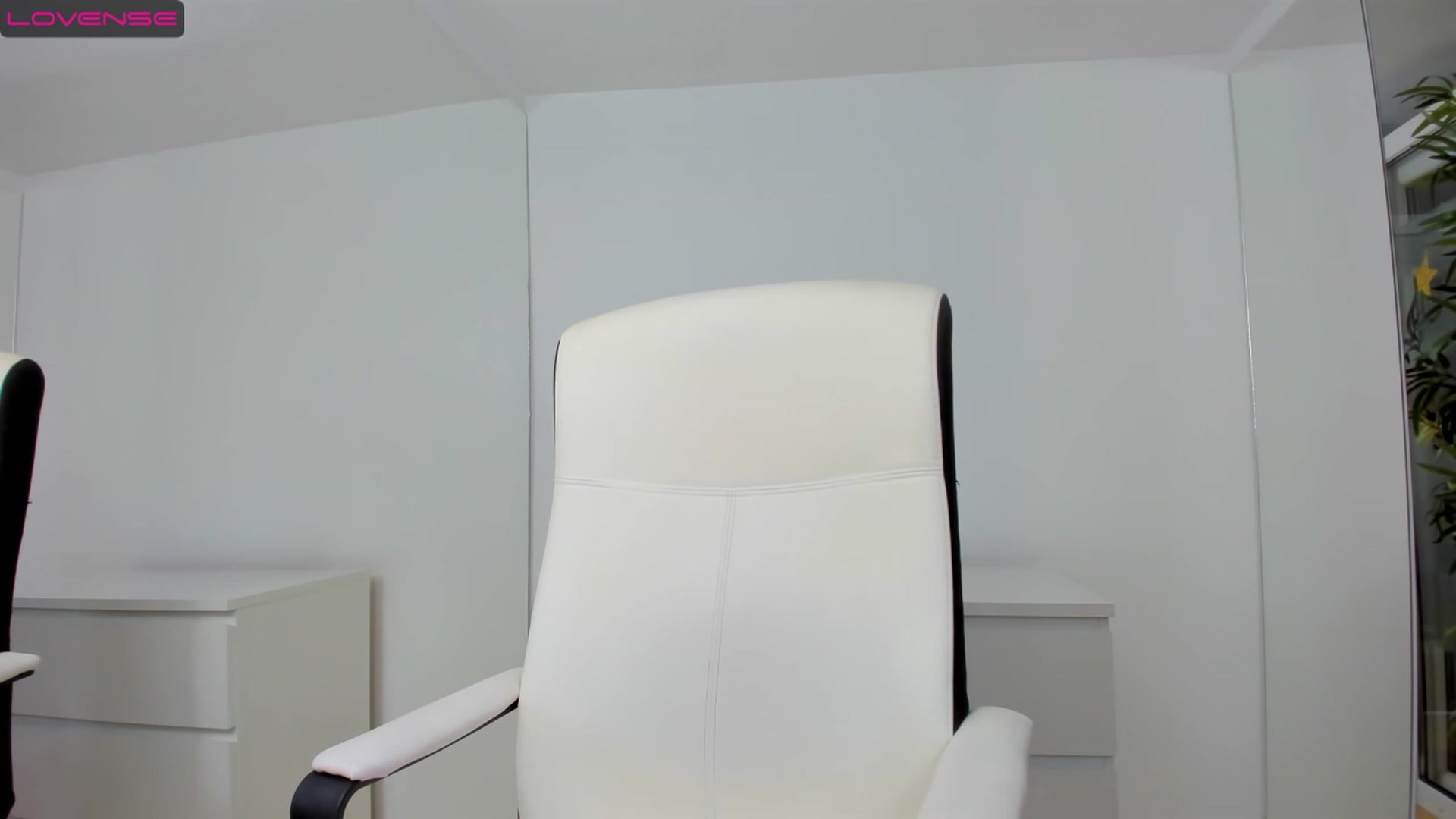Gallery image thumbnail from Jelisse_J's myfreecams stream on, 11/21/2022, 14:15 image 14 of 20