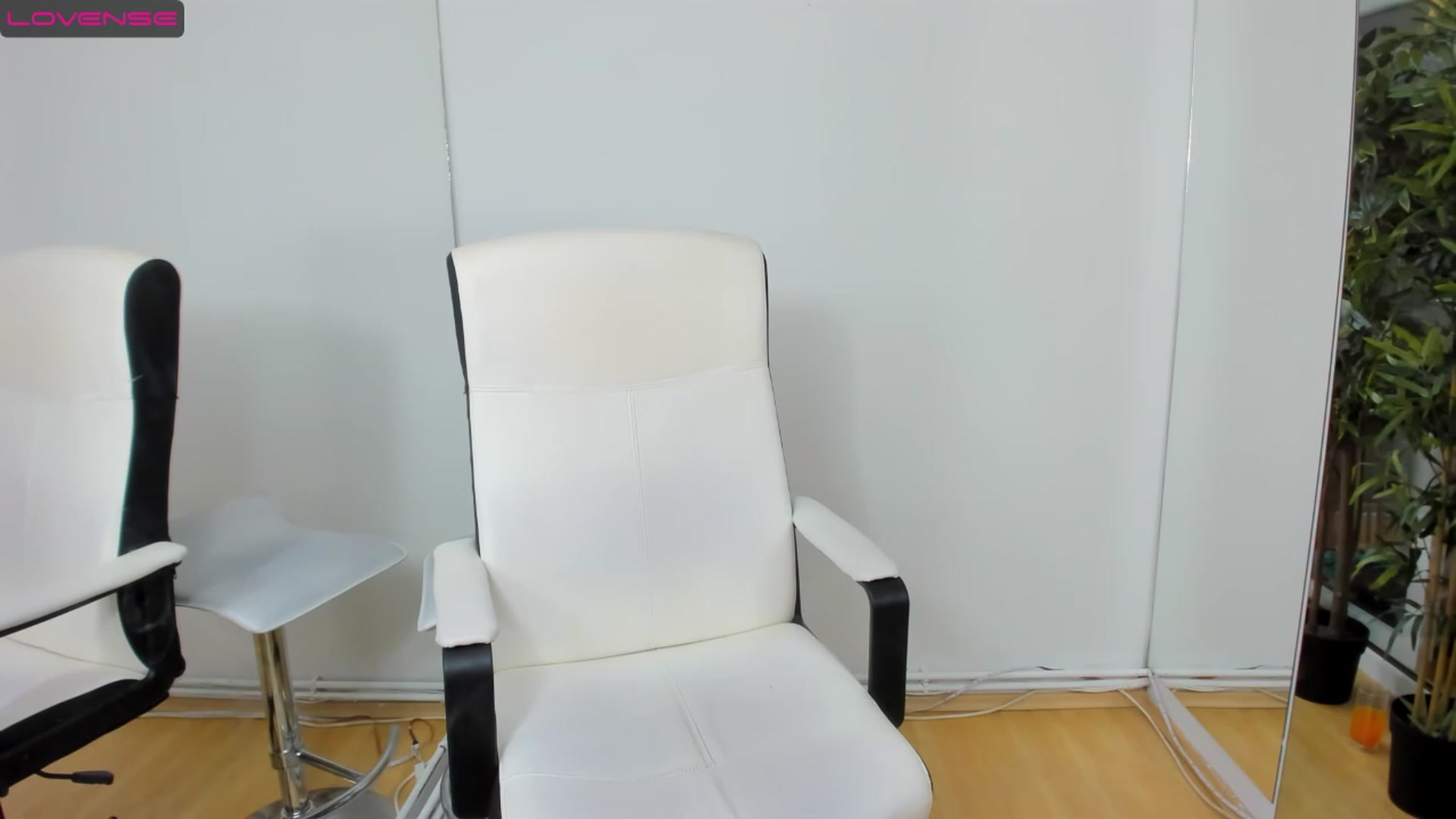 Gallery image thumbnail from Jelisse_J's myfreecams stream on, 12/23/2022, 11:35 image 20 of 20