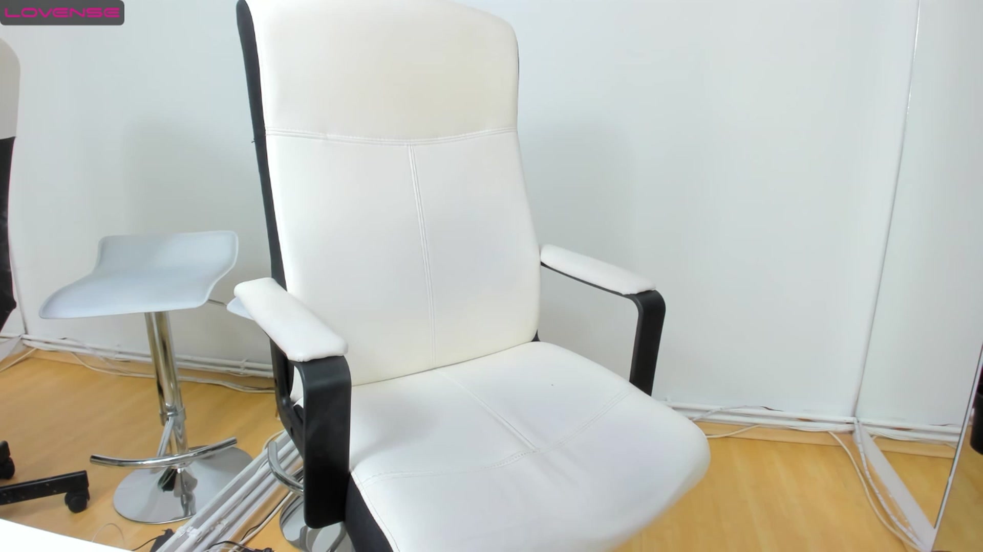 Gallery image thumbnail from Jelisse_J's myfreecams stream on, 12/23/2022, 11:35 image 17 of 20