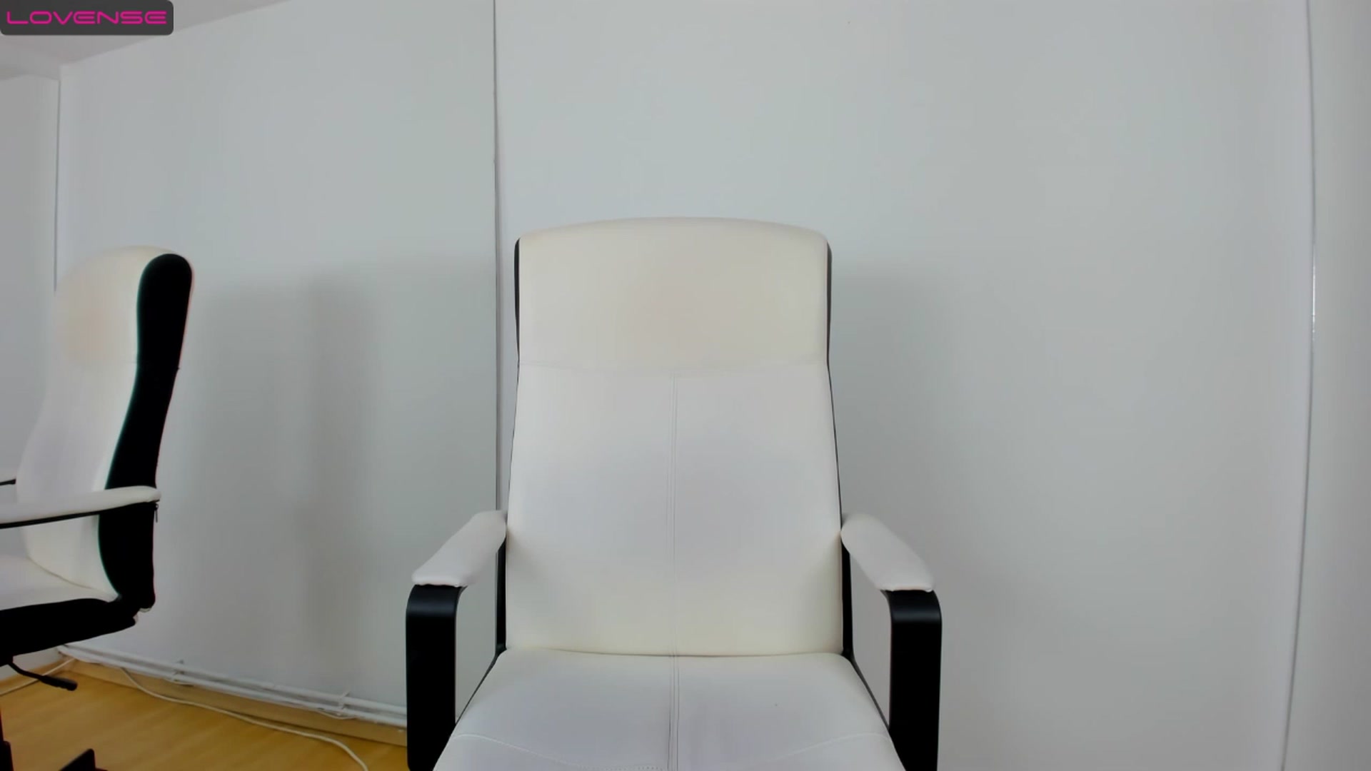 Gallery image thumbnail from Jelisse_J's myfreecams stream on, 01/03/2023, 10:37 image 8 of 20